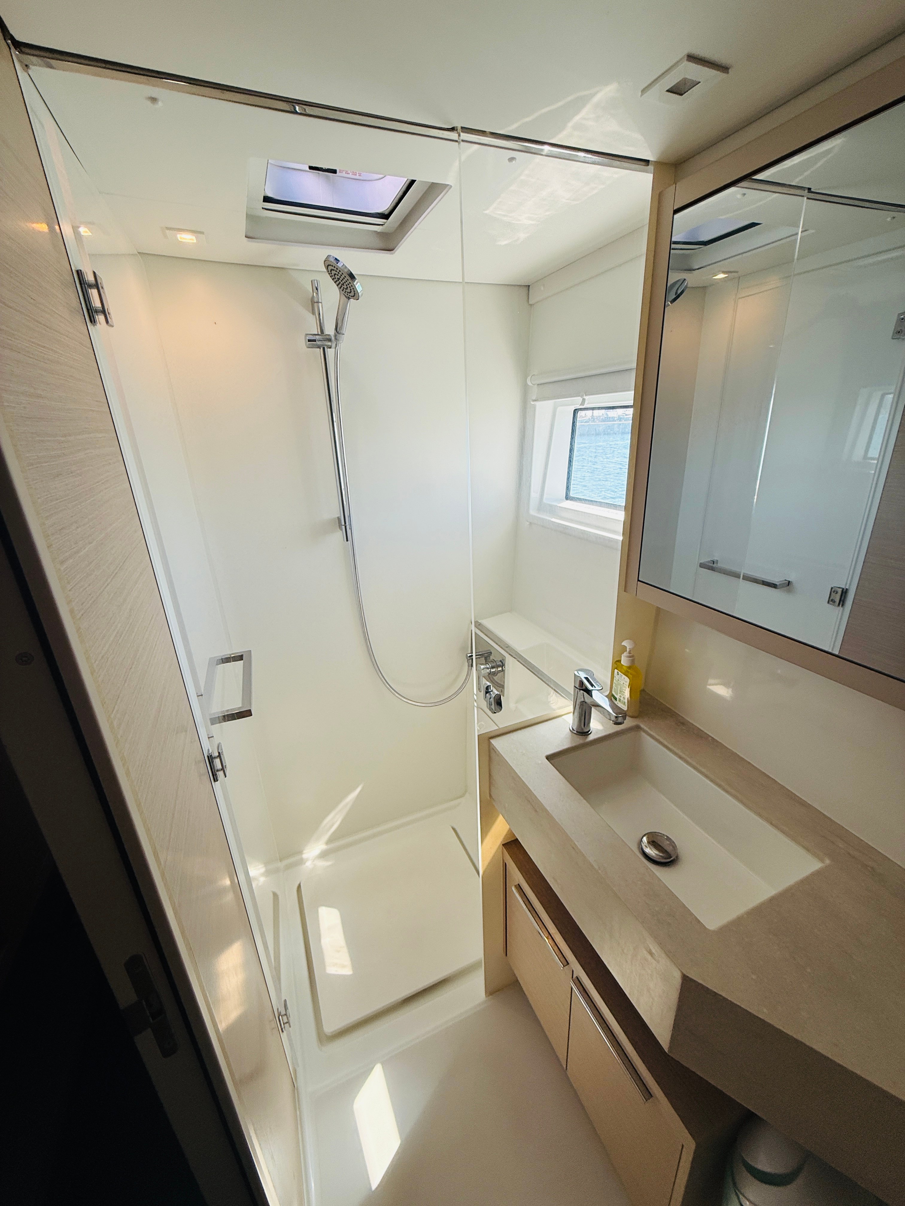 CARCHARIAS - Catamaran in Kontokali