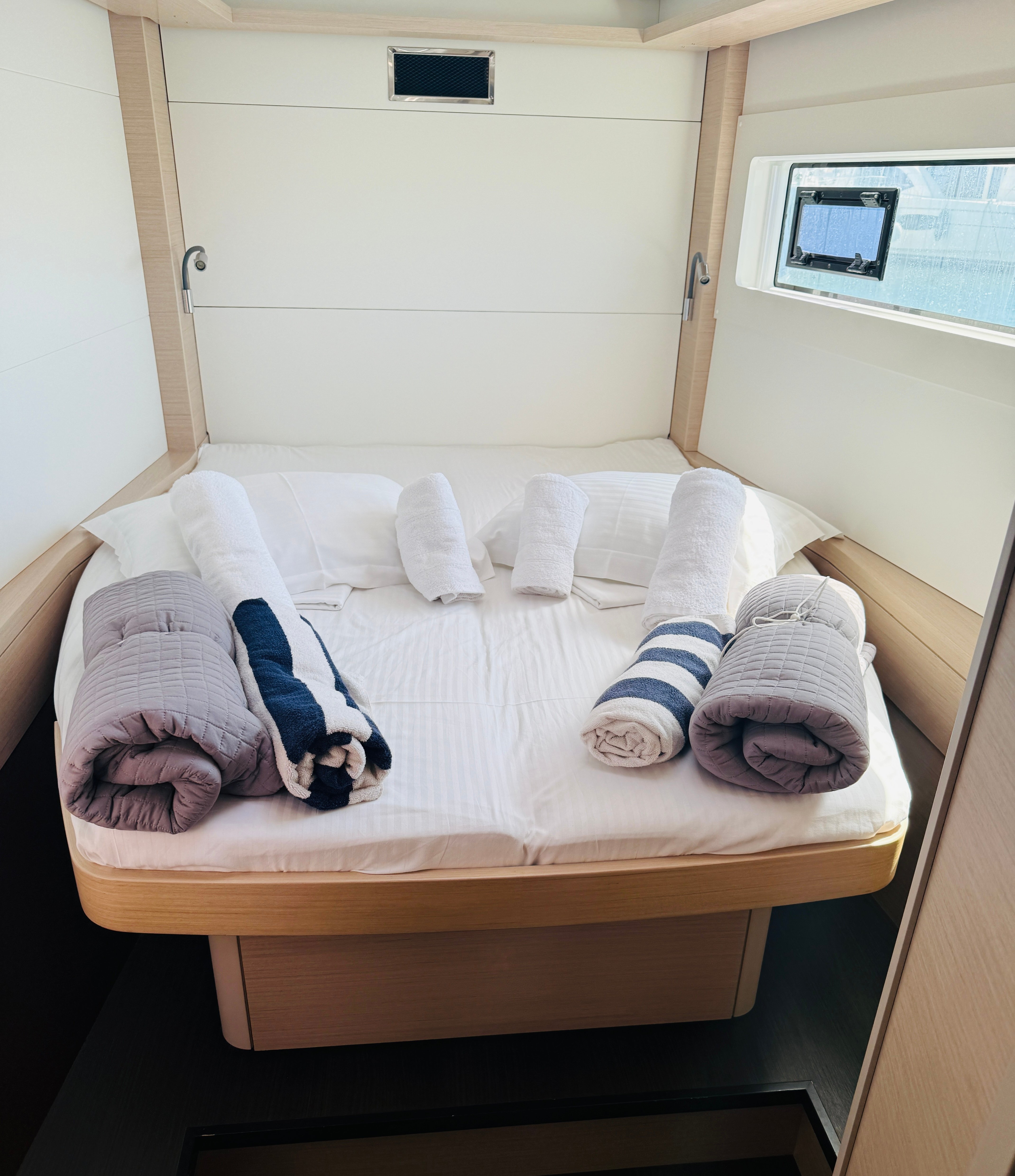 CARCHARIAS - Catamaran in Kontokali