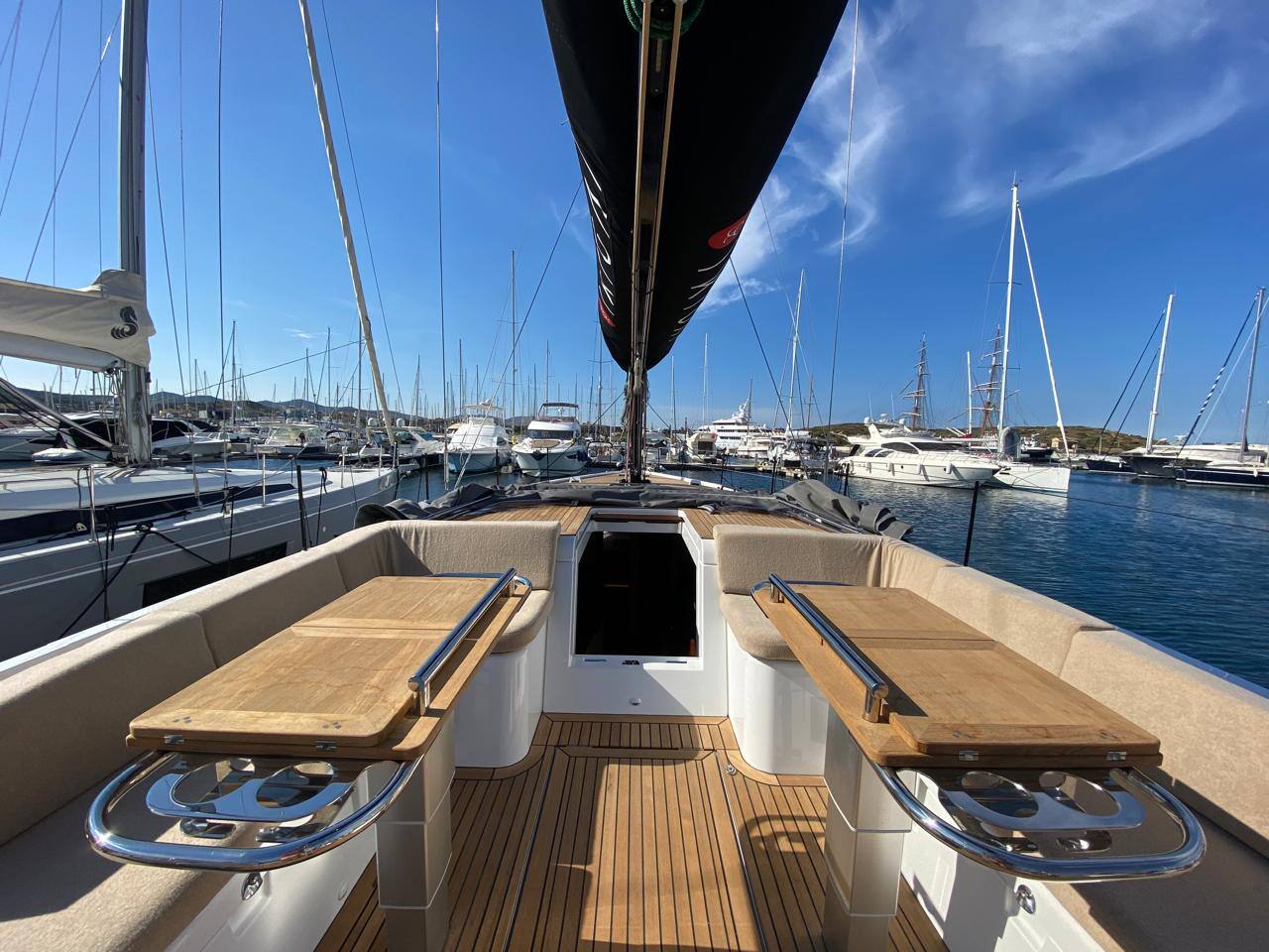 Ikigai - Yelkenli içinde Anatoliki Attiki