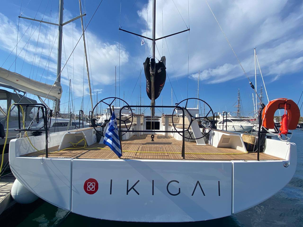 Ikigai - Yelkenli içinde Anatoliki Attiki