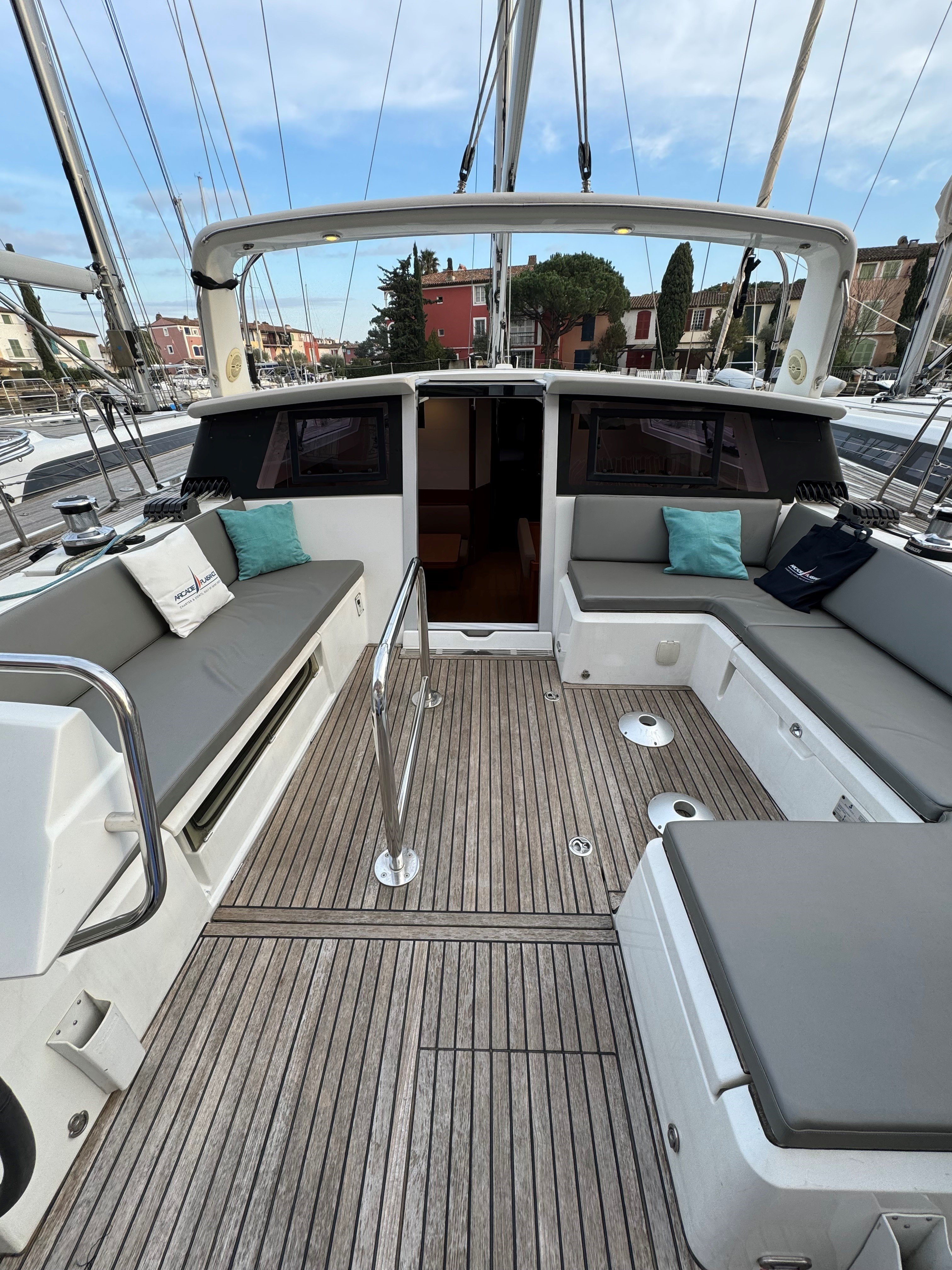 Hadi Hadi - Sailboat in Grimaud