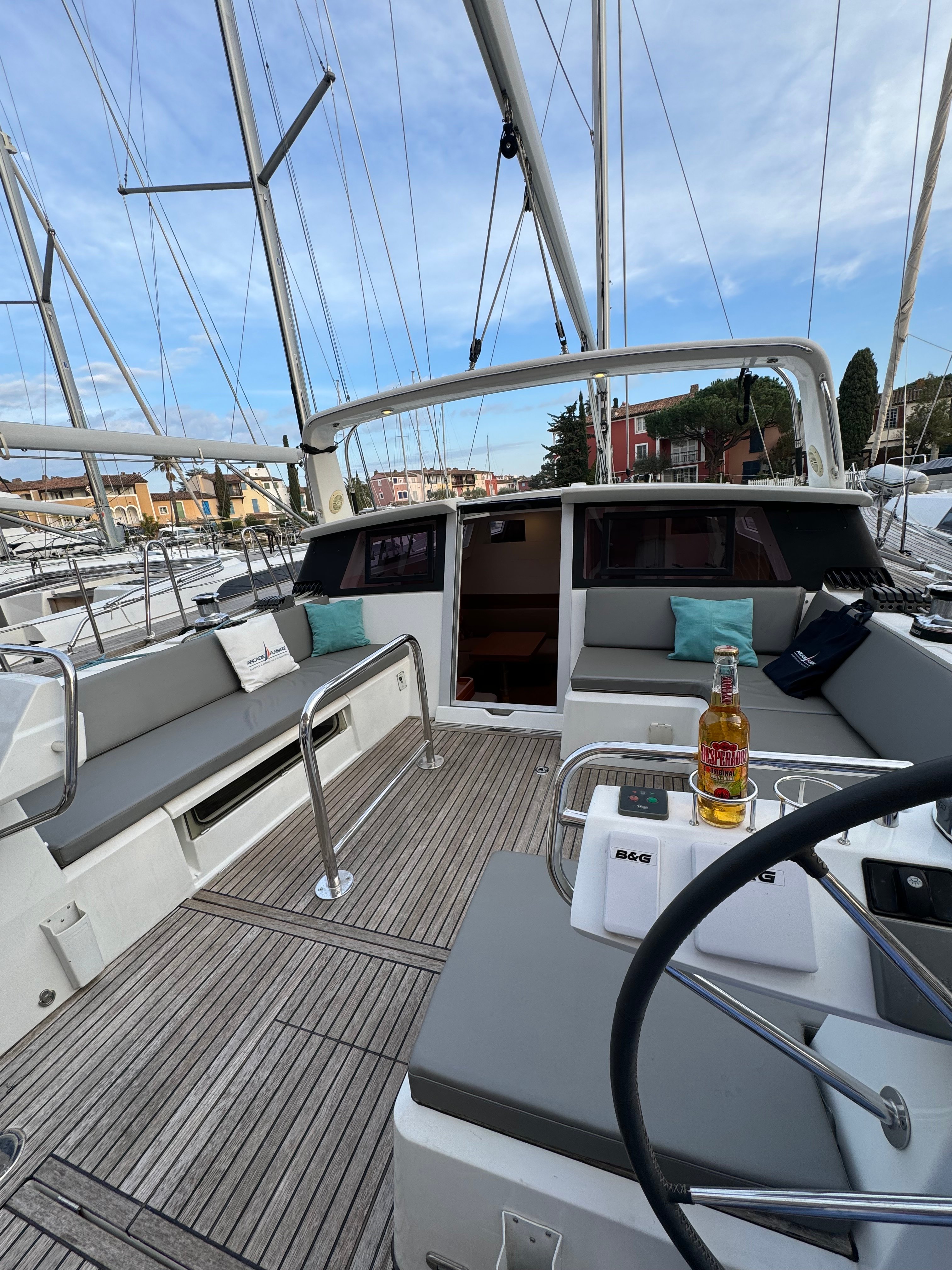 Hadi Hadi - Sailboat in Grimaud