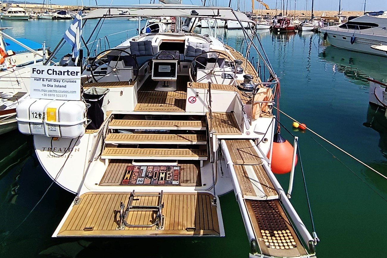 MGV Treaton - Sailboat in Heraklion