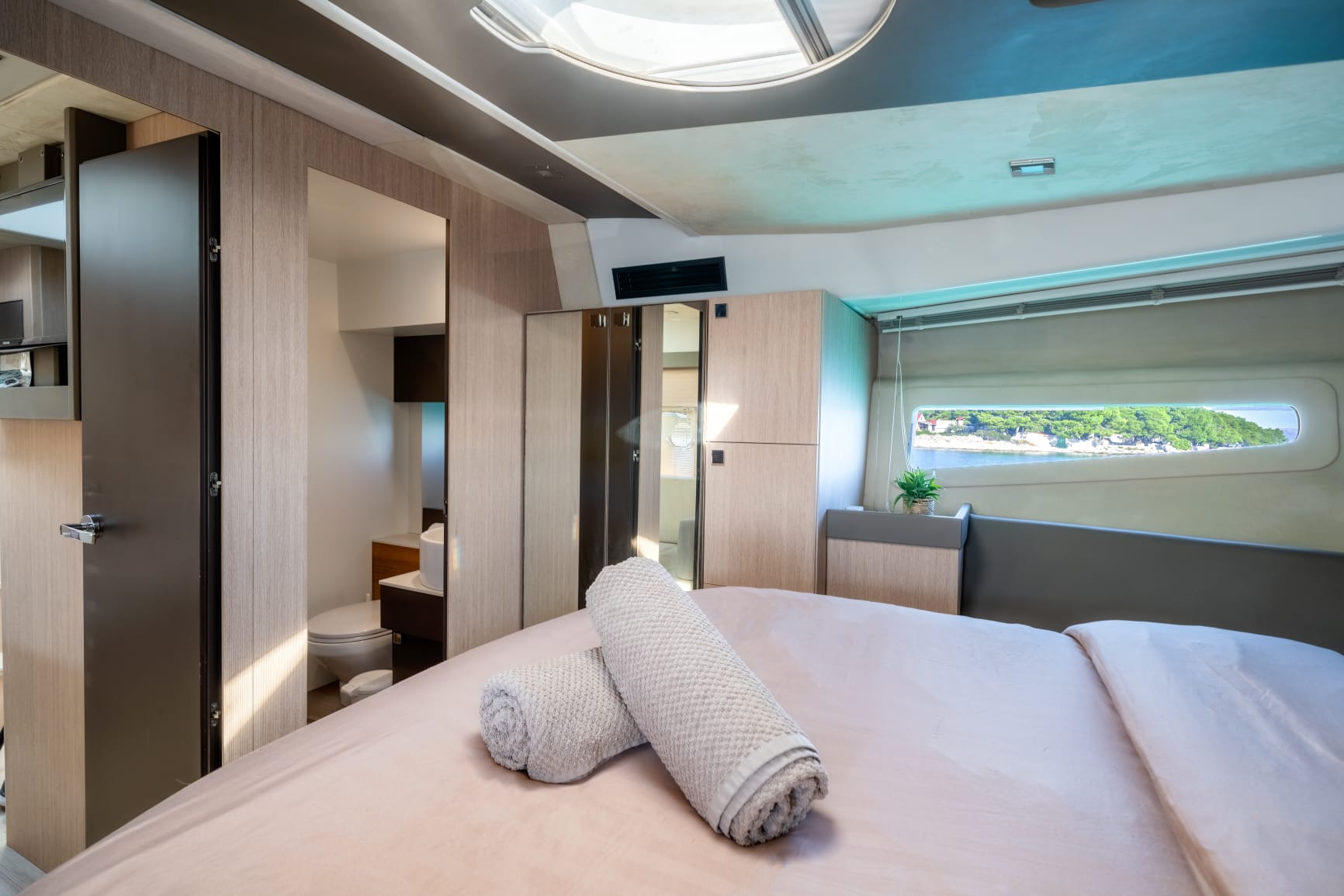 Premium - Motor Yacht in Split