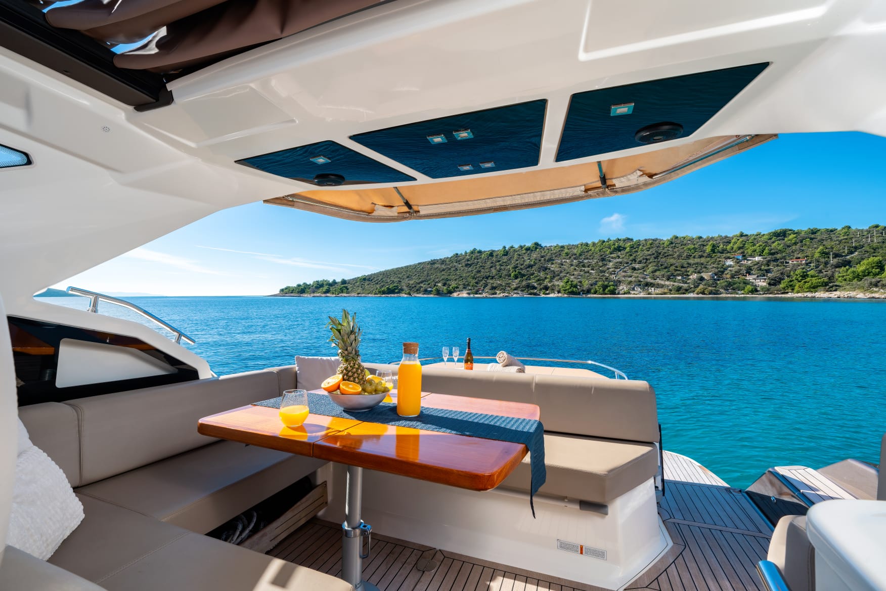 Premium - Motor Yacht in Split