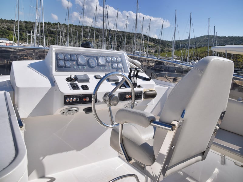 New Style - Motor Yacht in Primošten