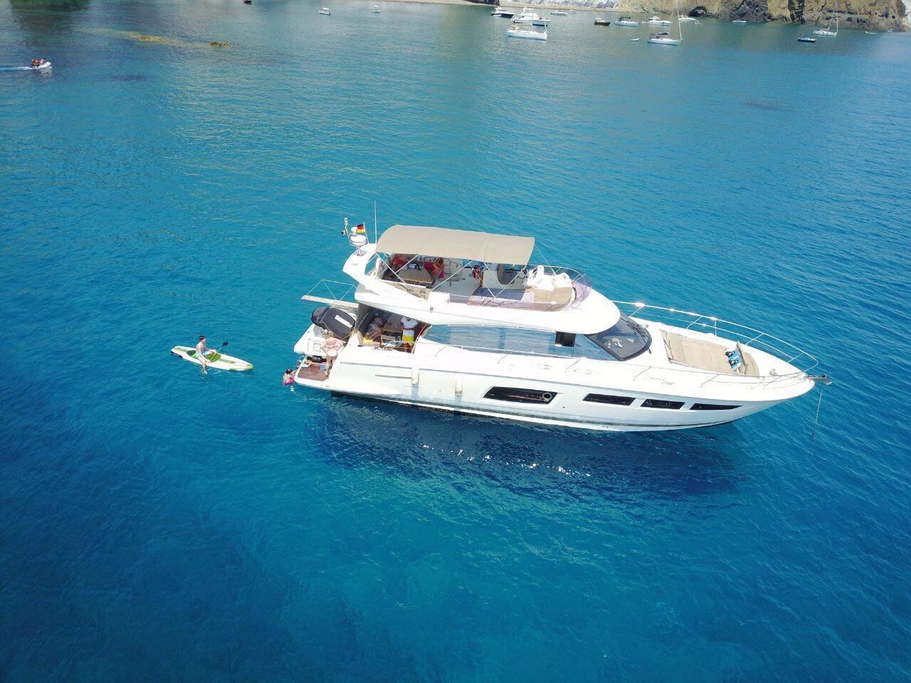 Very Bery - Motor Yat içinde Primošten