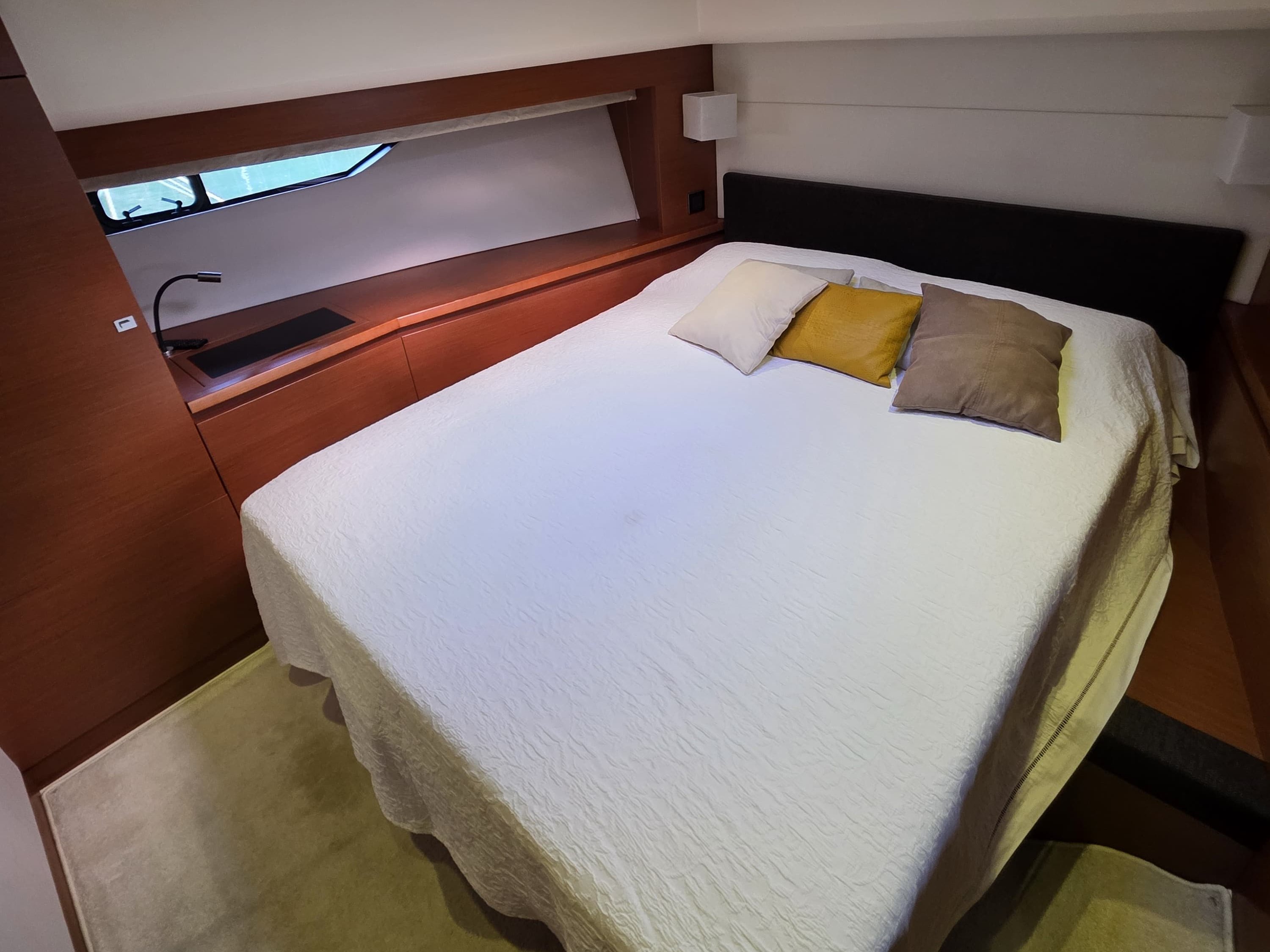 Very Bery - Motor Yat içinde Primošten