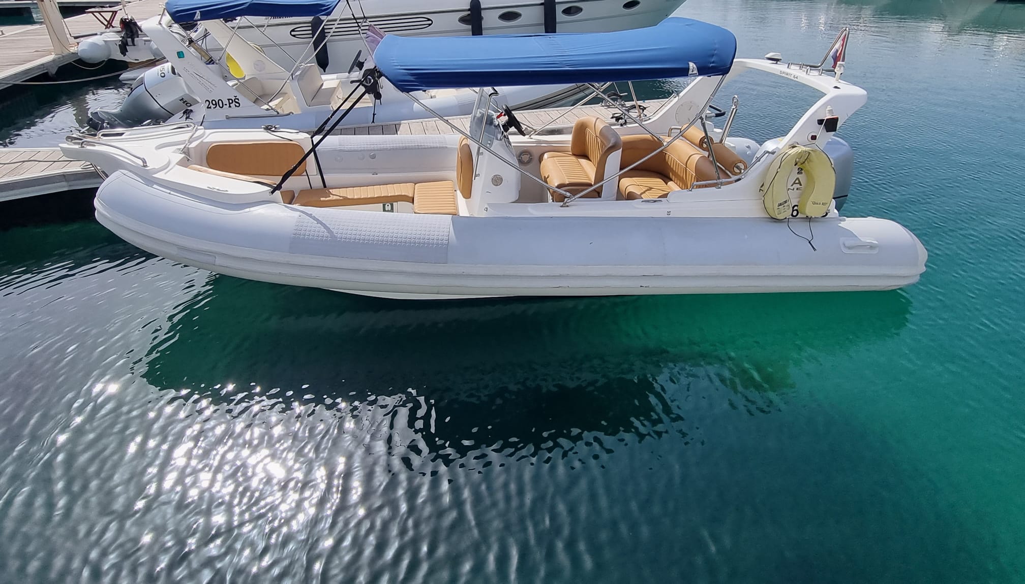 AGA - Motor Yacht in Primošten