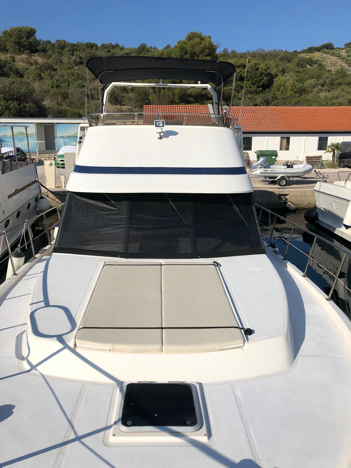 Holiday - Motor Yacht in Primošten