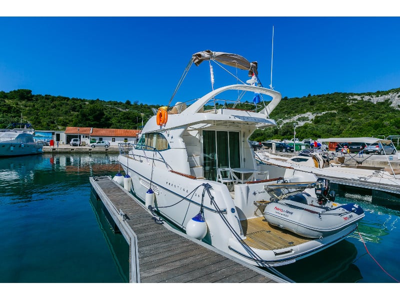 Dodo - Motor Yat içinde Primošten