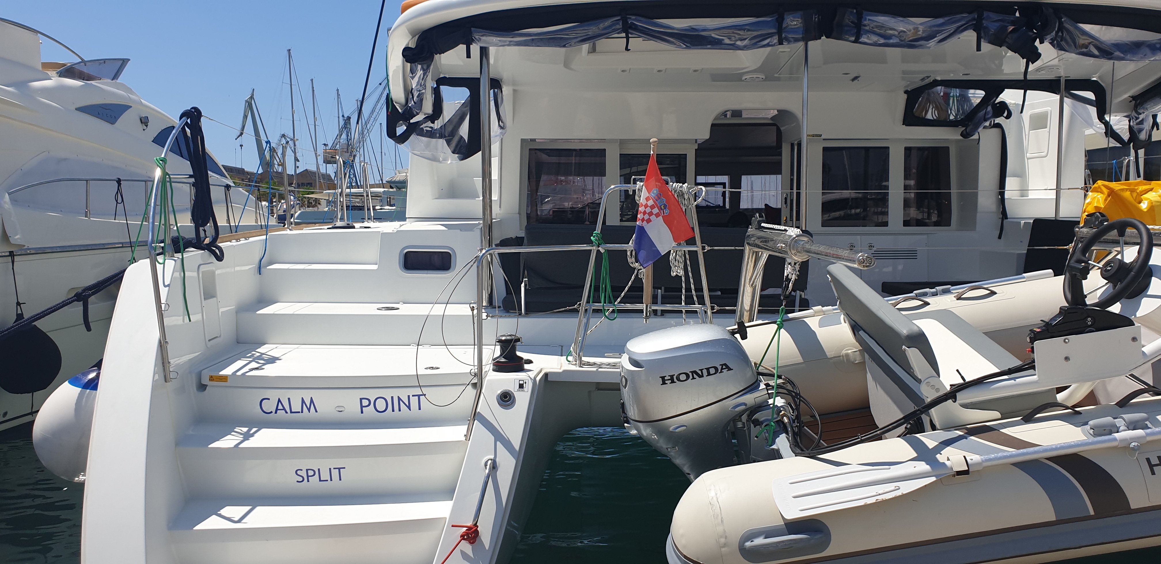 CALM POINT - Catamaran in Trogir