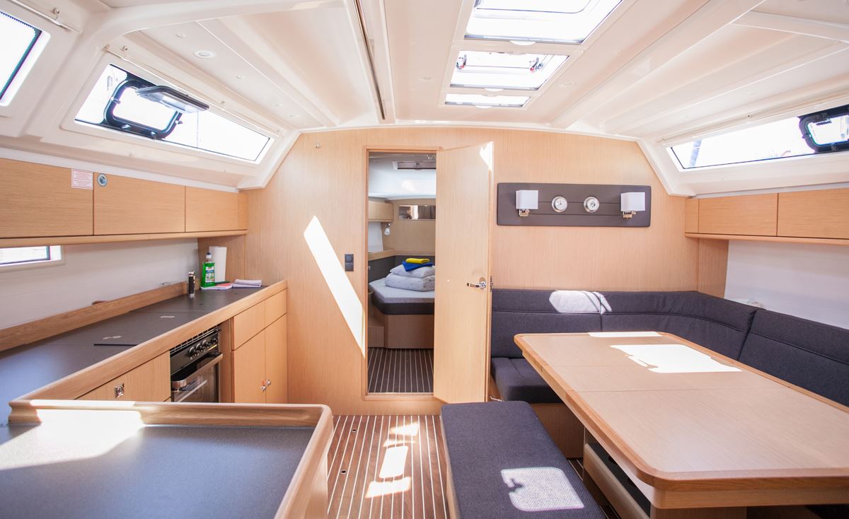 'njoy - Sailboat in Komolac