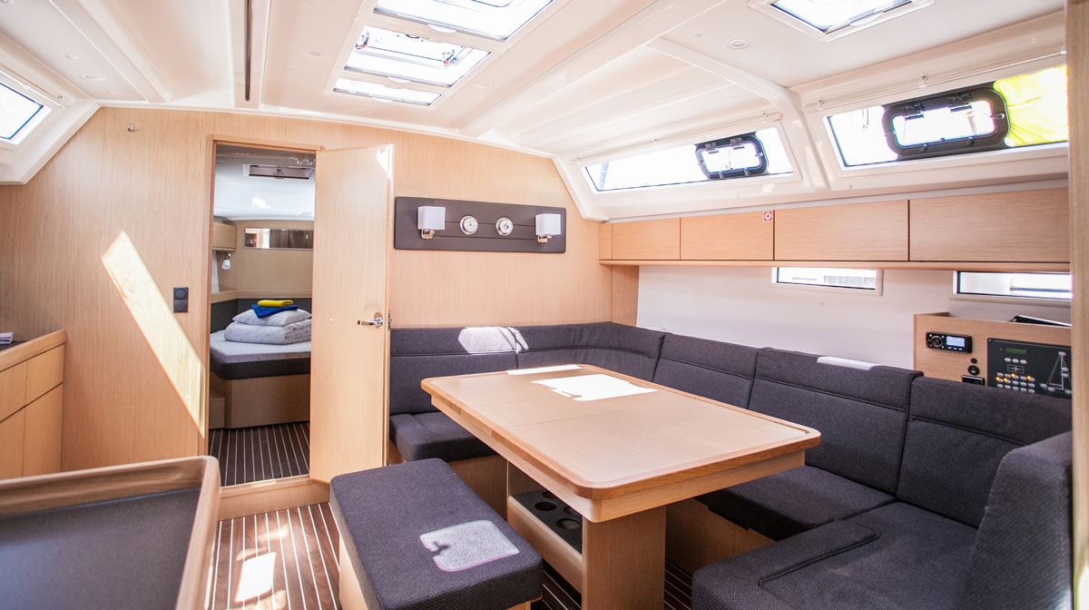 'njoy - Sailboat in Komolac