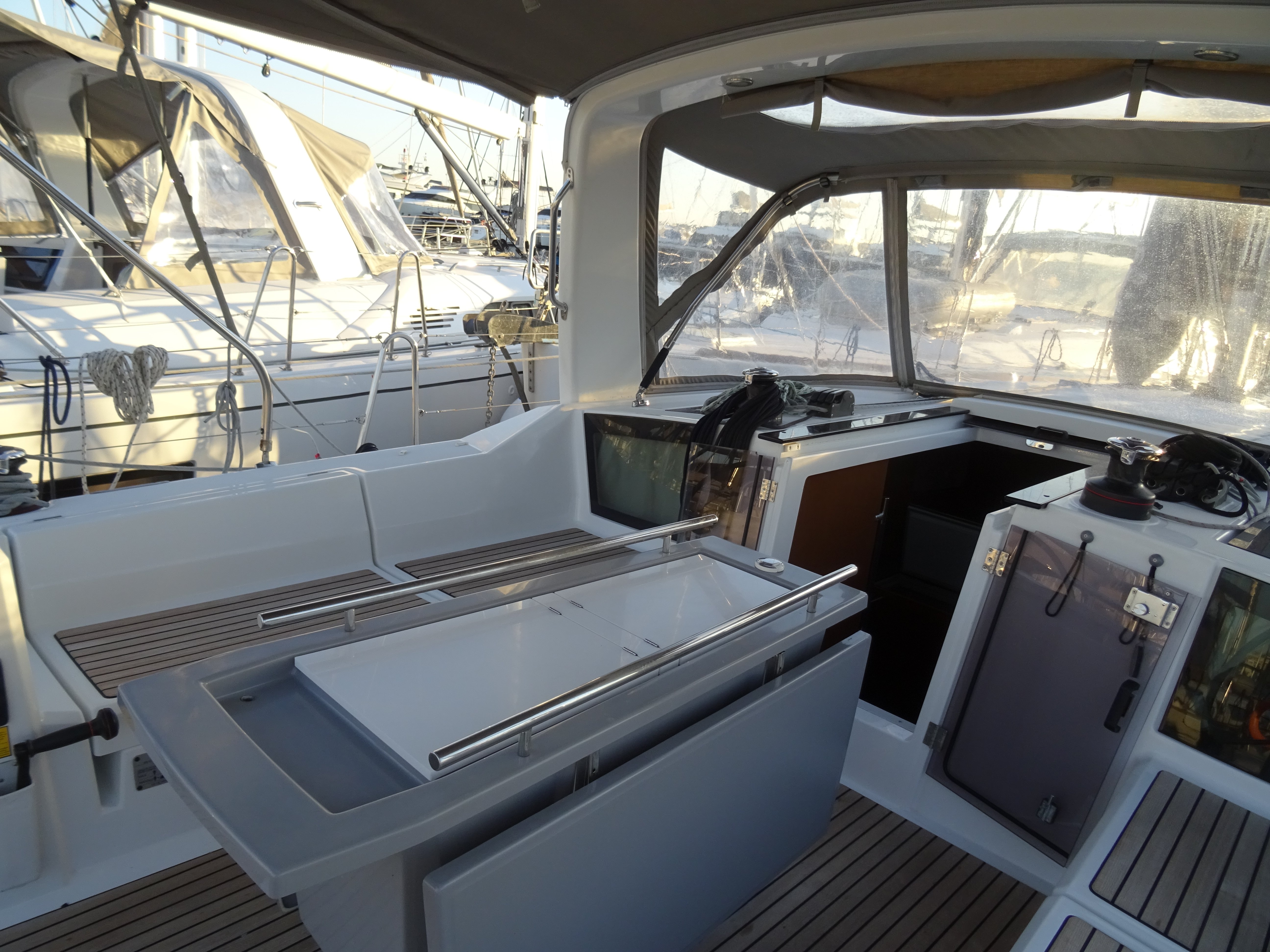 Ariadne - Yelkenli içinde Alimos