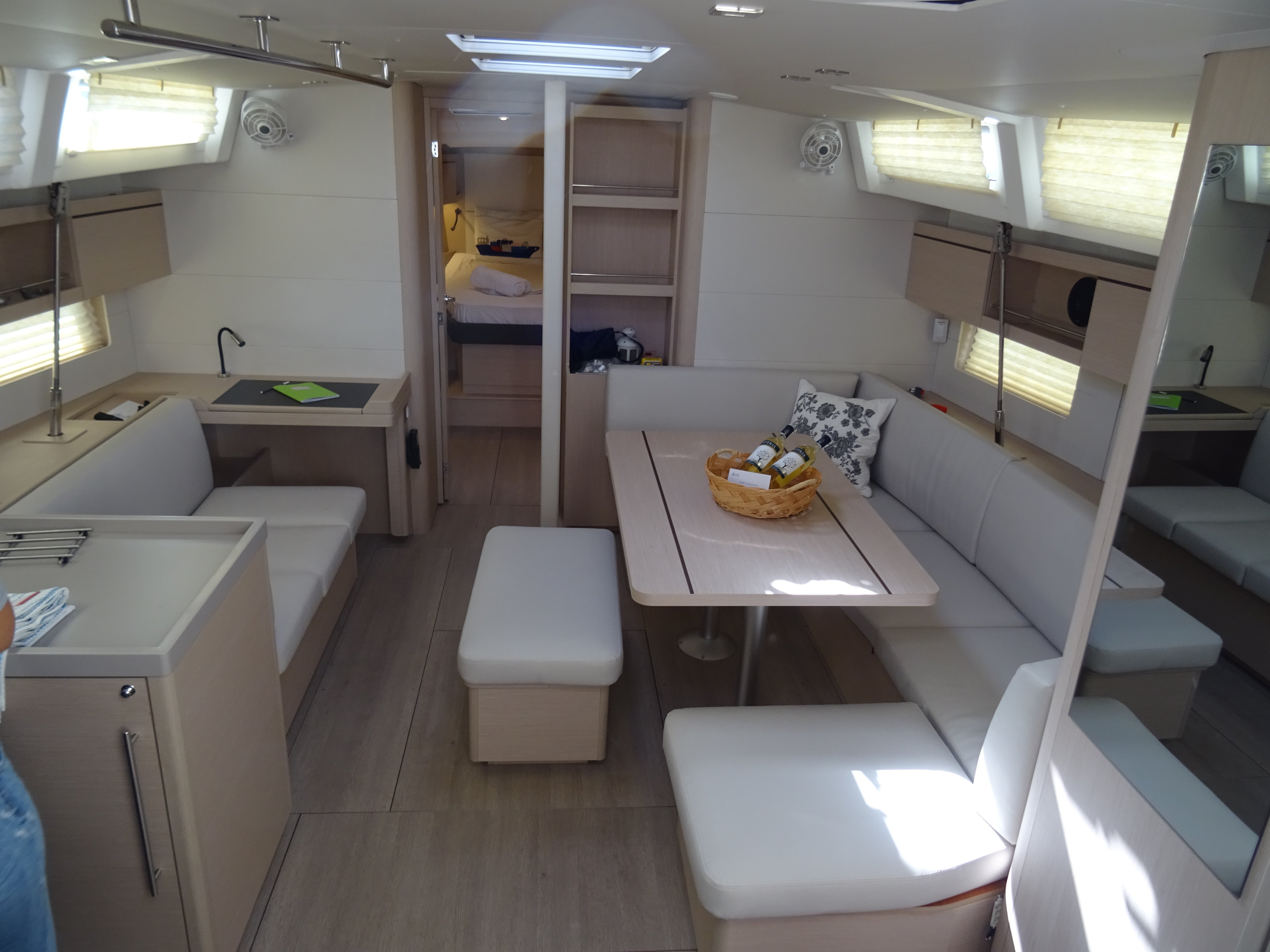 Gwennili/Owners Version - Yelkenli içinde Alimos