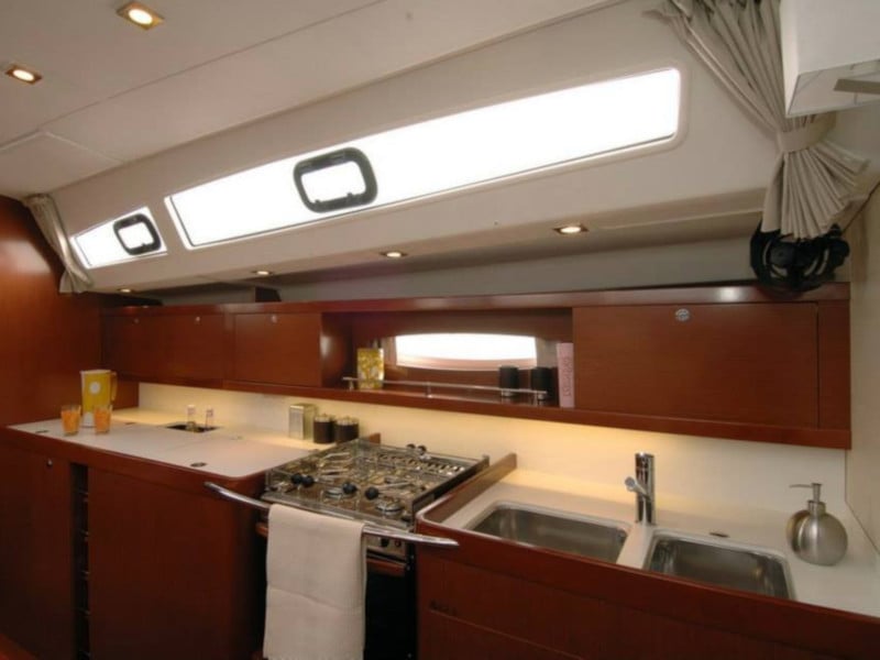 Flying Colours - Sailboat in Bibinje