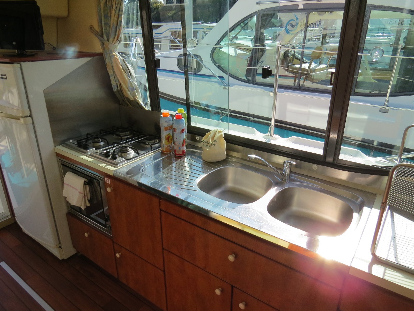 Maestro - Motor Yacht in Grez-Neuville