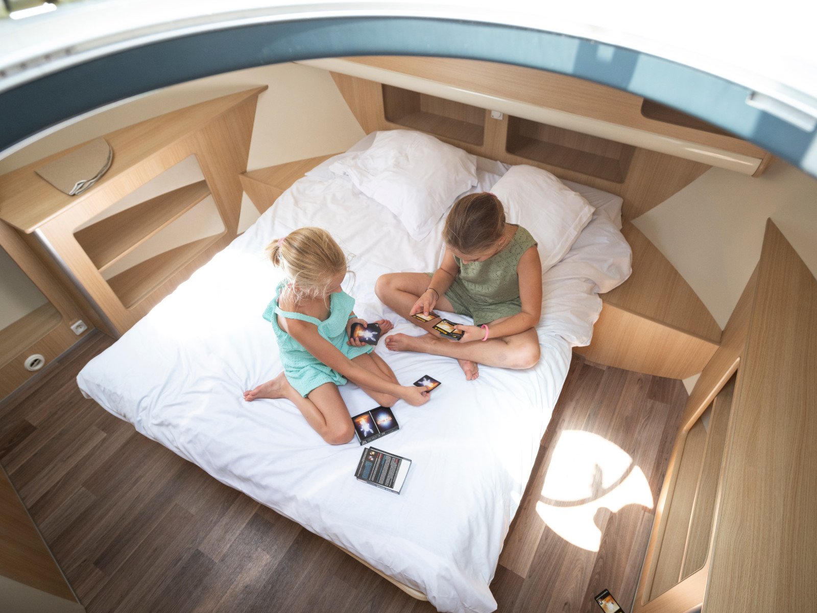 Opus - Motor Yacht in Grez-Neuville