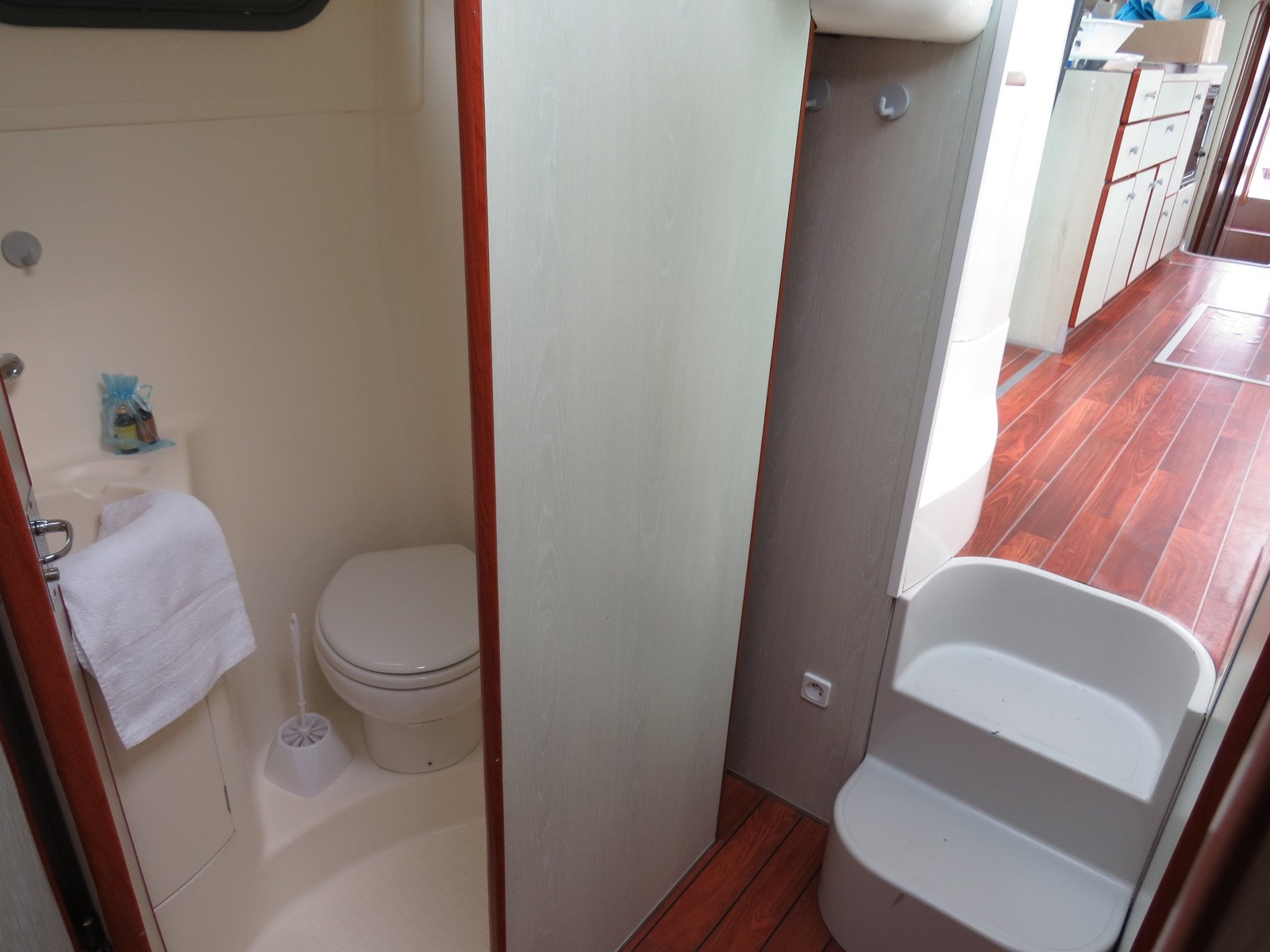 Vivat - Motor Yacht in Grez-Neuville