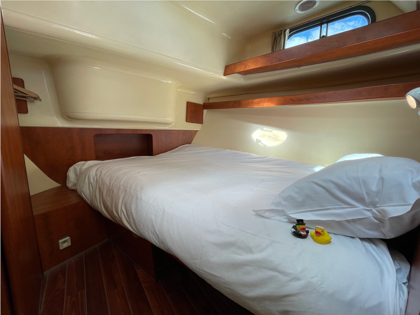 Tempo - Motor Yacht in Sablé-sur-Sarthe