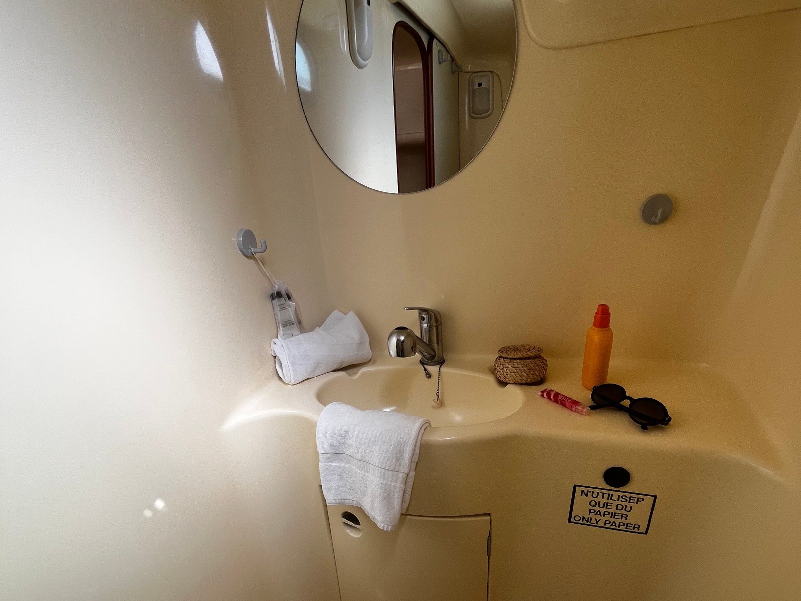 Piano - Motor Yacht in Grez-Neuville