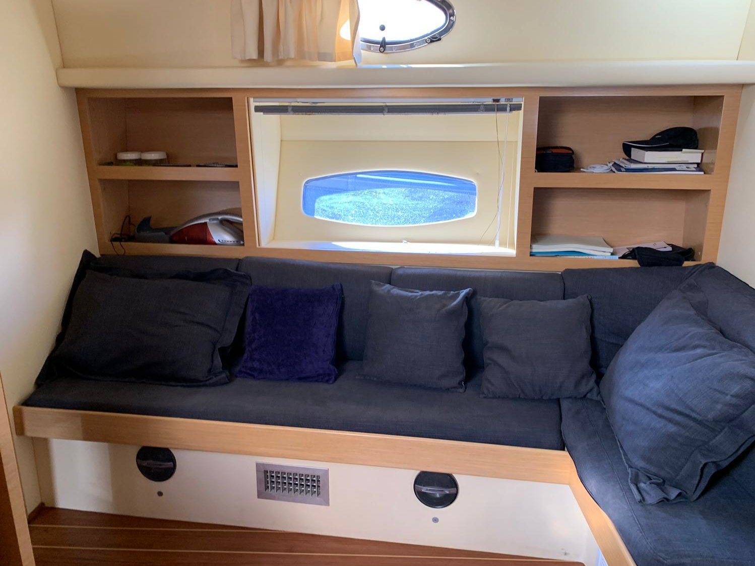 Champagne Three - Motor Yacht in Cannigione