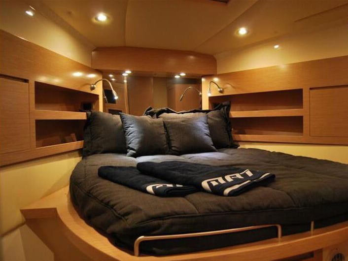 Champagne Three - Motor Yacht in Cannigione