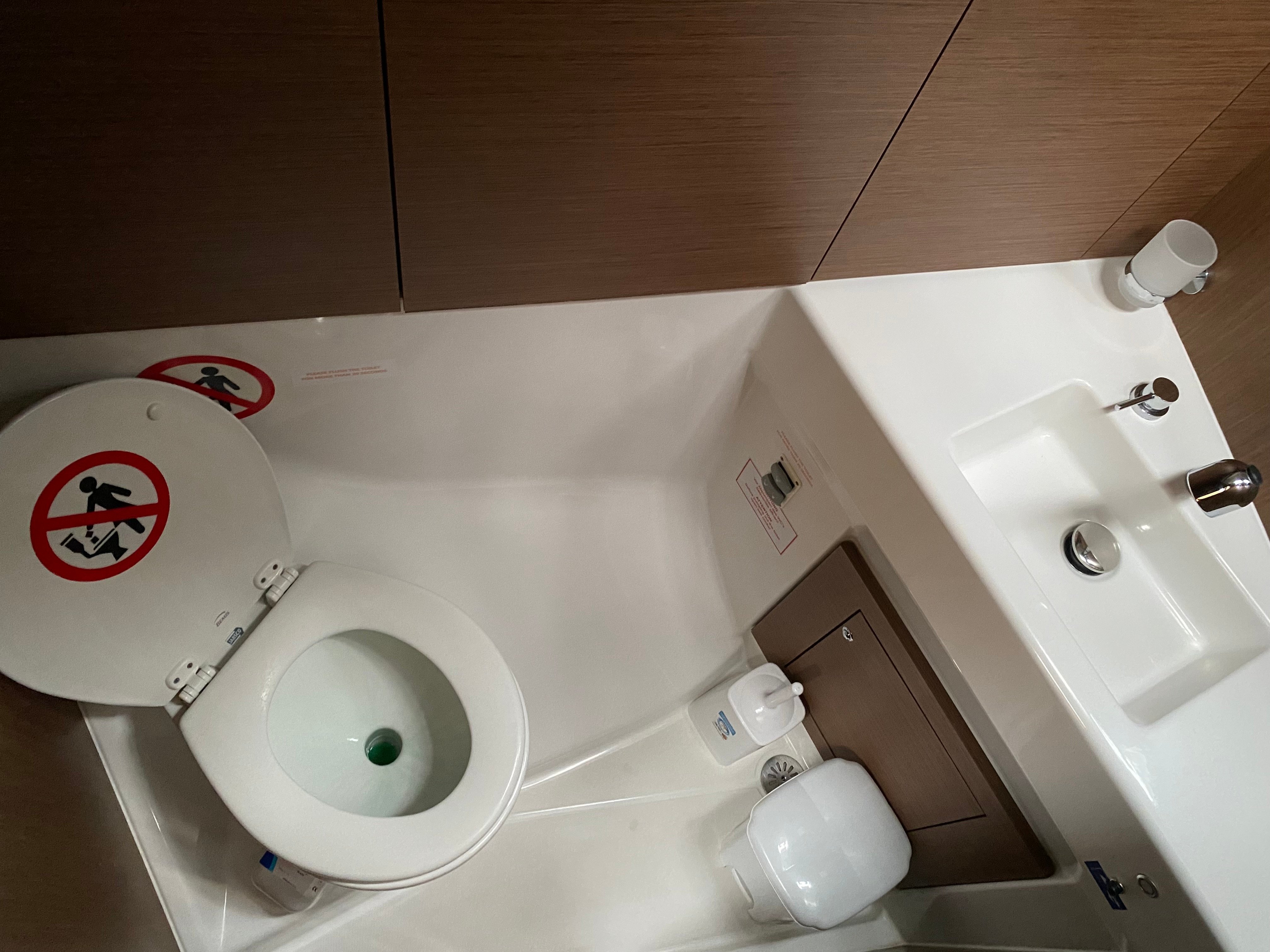 Roza - Yelkenli içinde Alimos