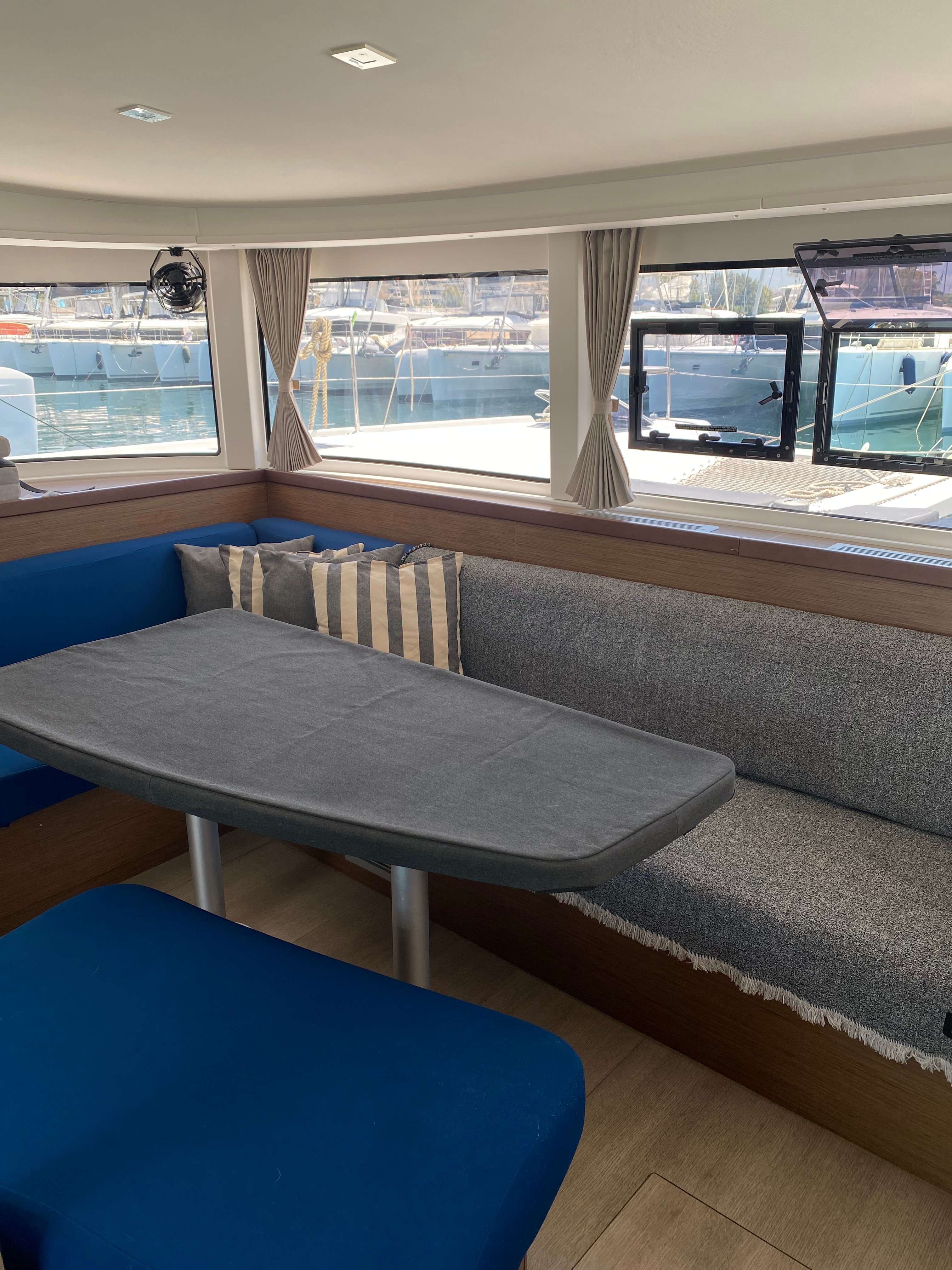 Amici - Catamaran in Alimos