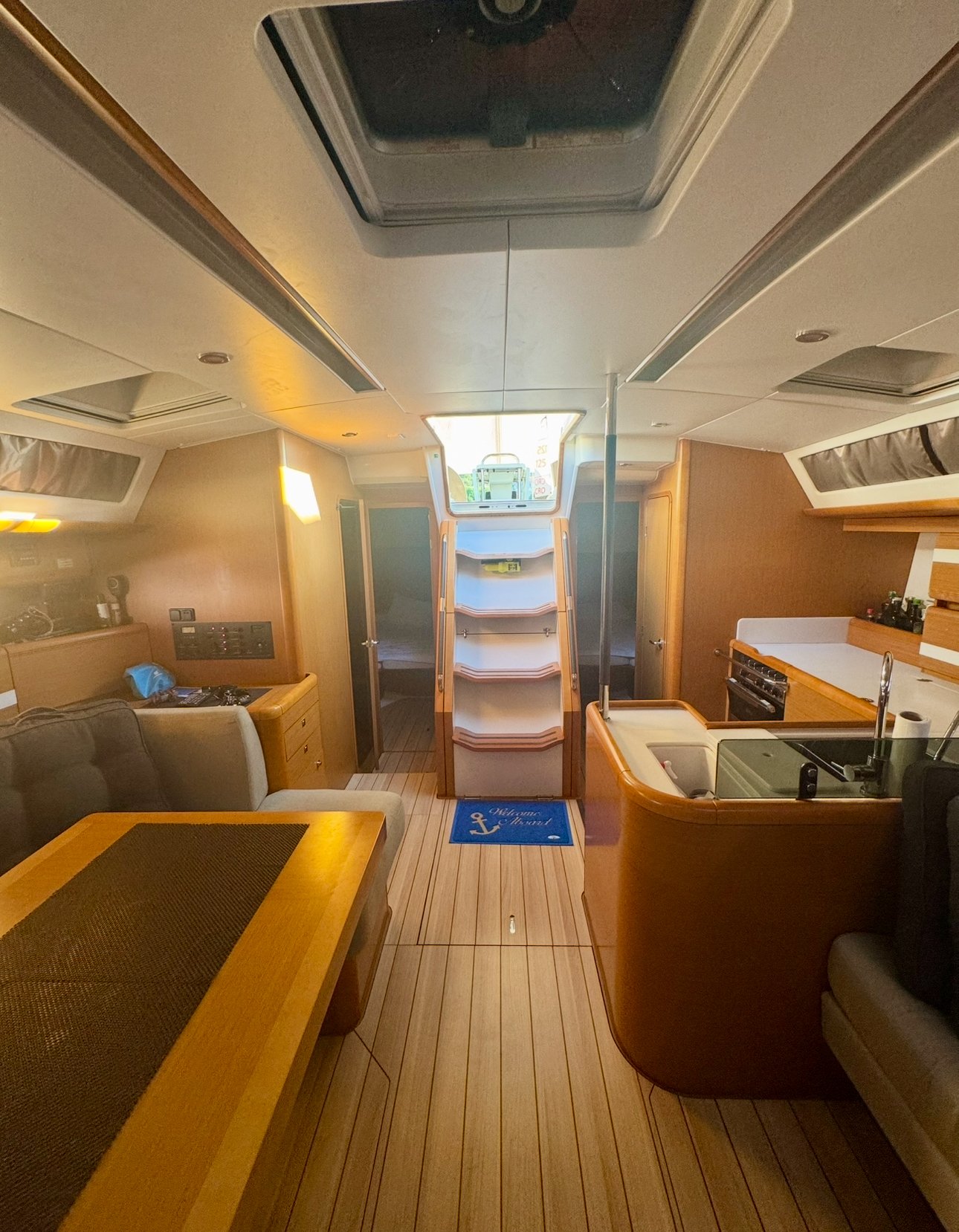 Premium - Sailboat in Komolac