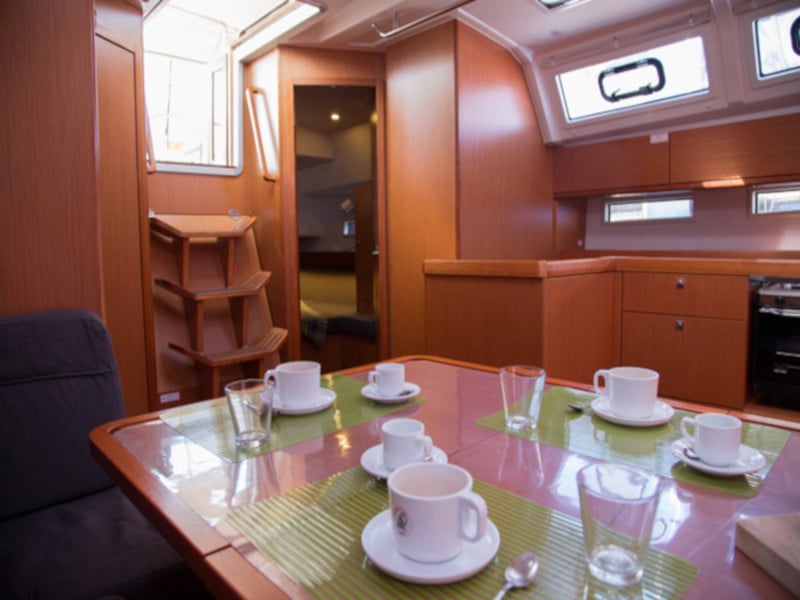 Tha - Sailboat in Cannigione