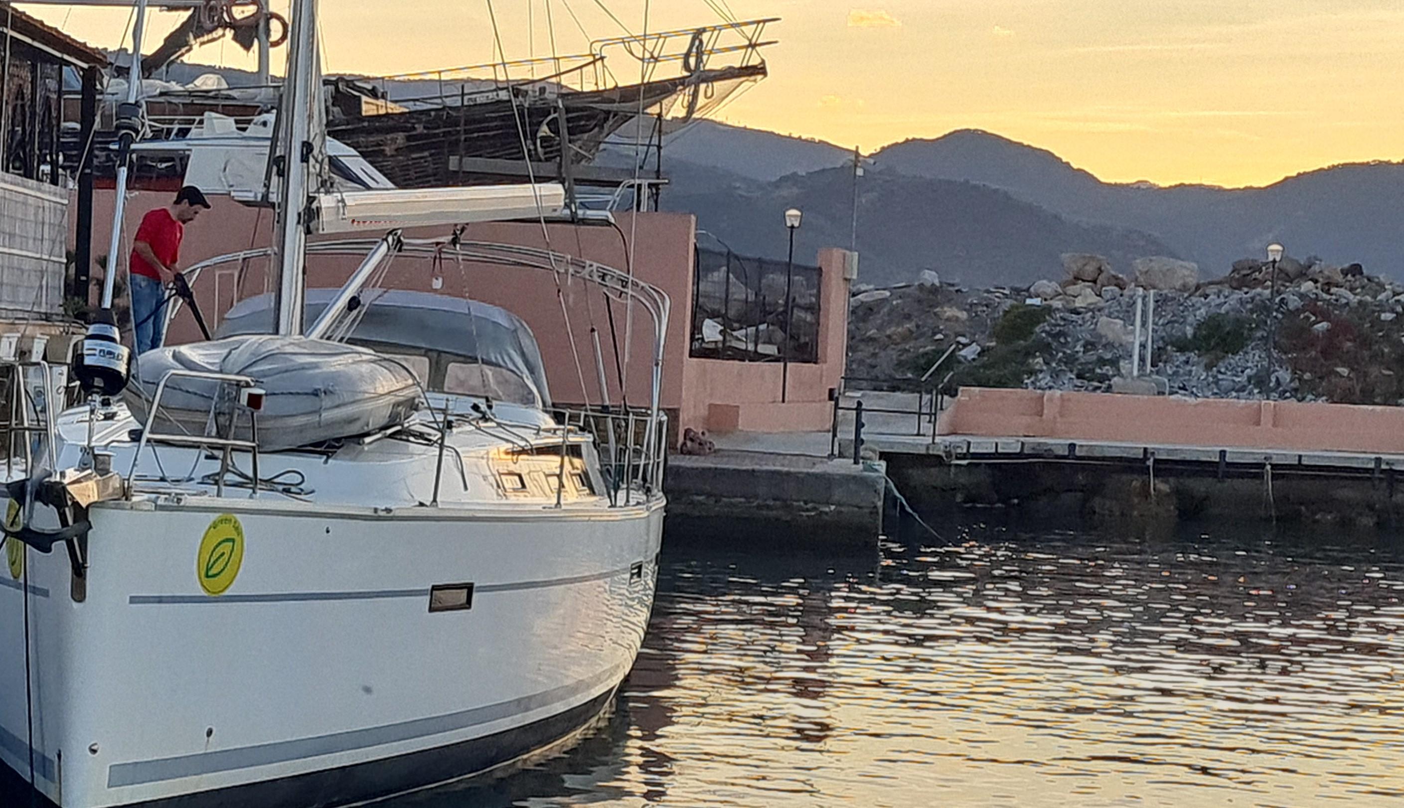 Six - Sailboat in Tonnarella