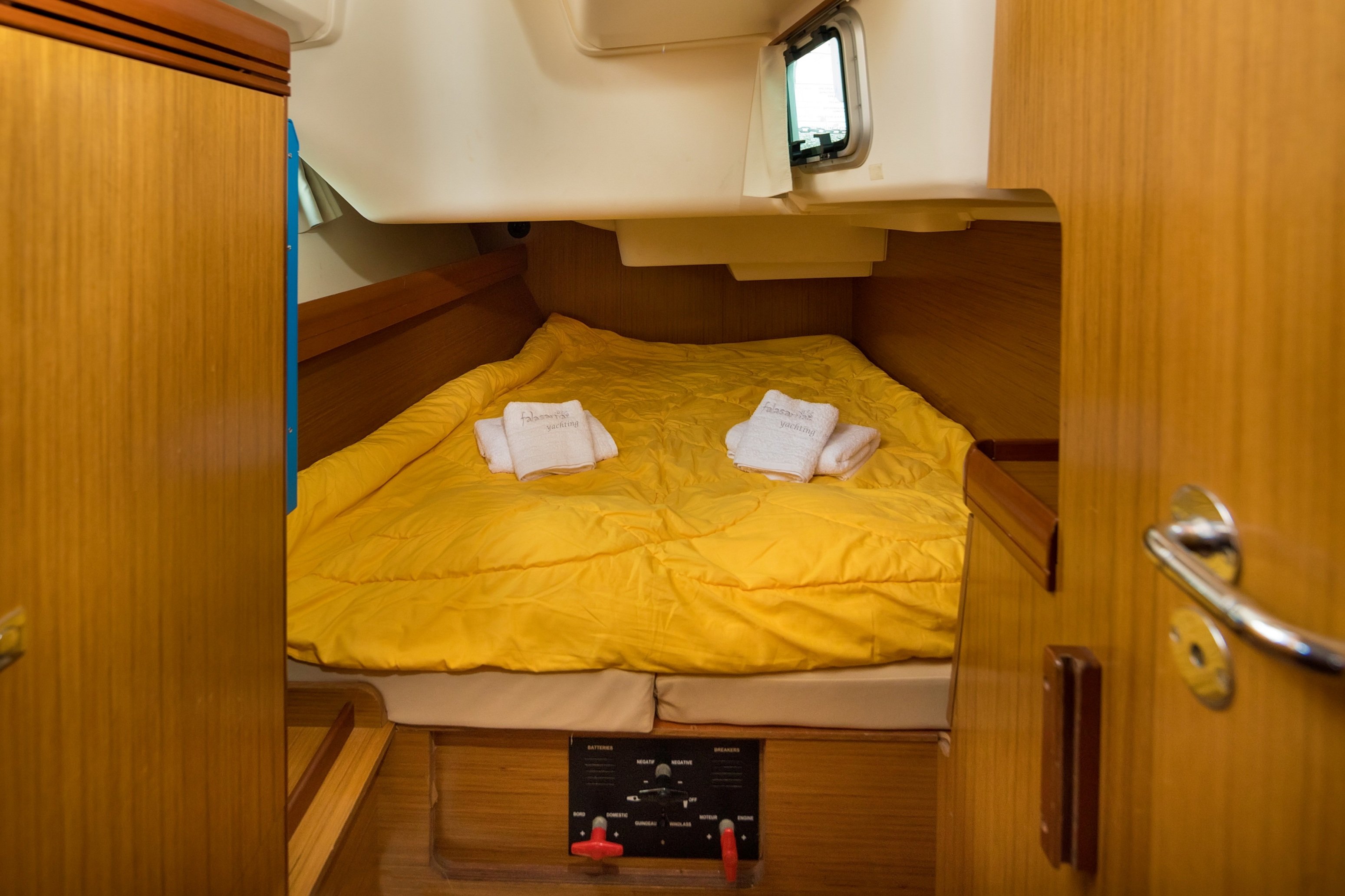 Stella - Sailboat in Chania