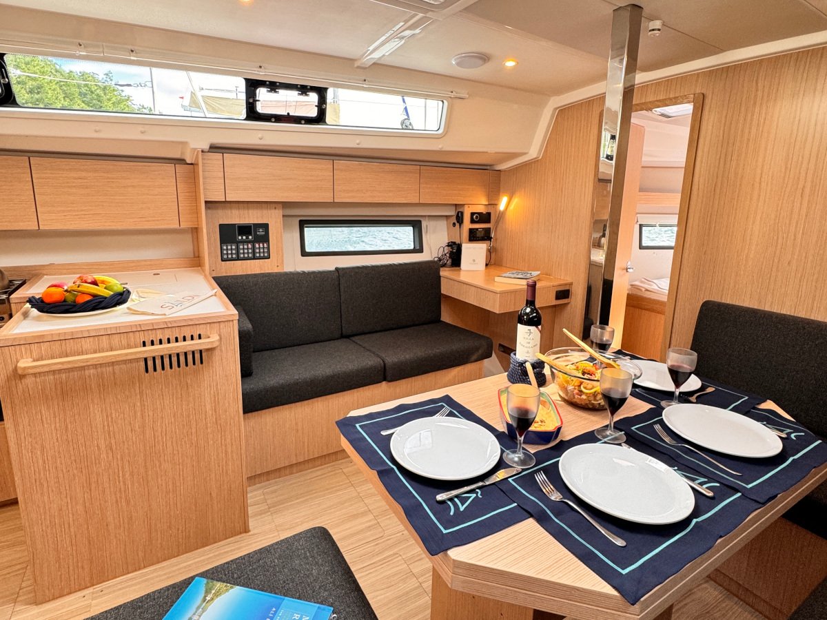 Sorores - Yelkenli içinde Sarıana