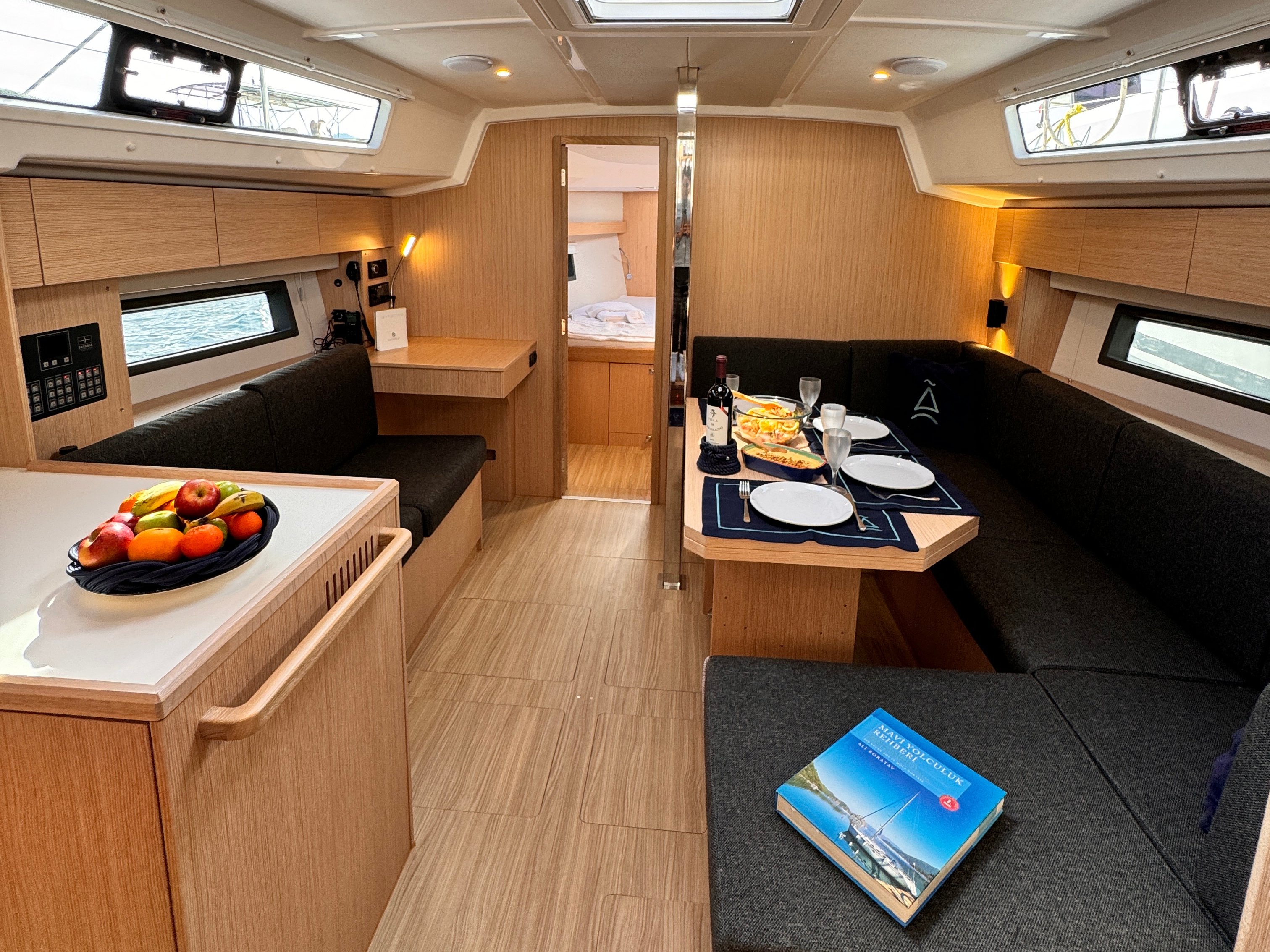 Sorores - Yelkenli içinde Sarıana