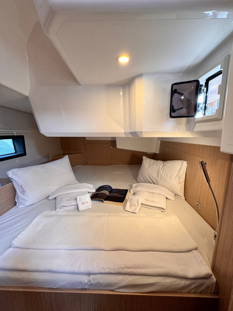 Sorores - Yelkenli içinde Sarıana