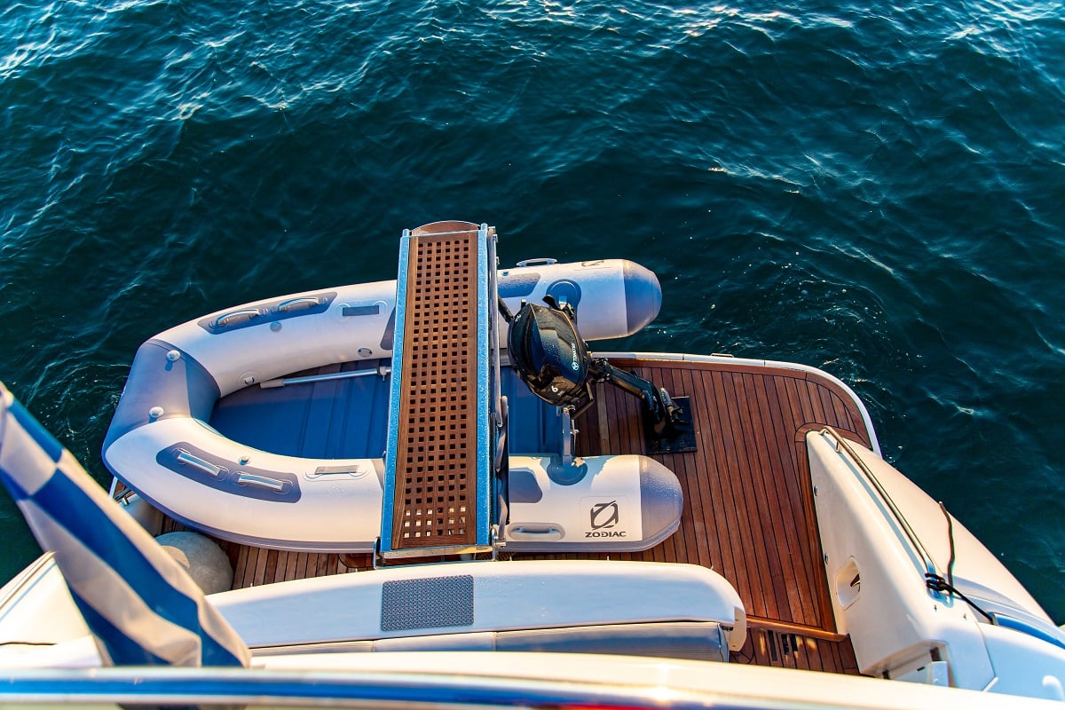 Carina - Motor Yacht in Alimos