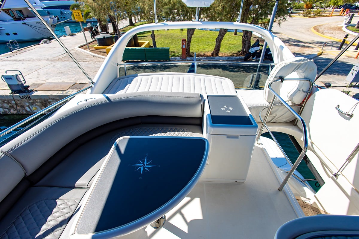 Carina - Motor Yacht in Alimos