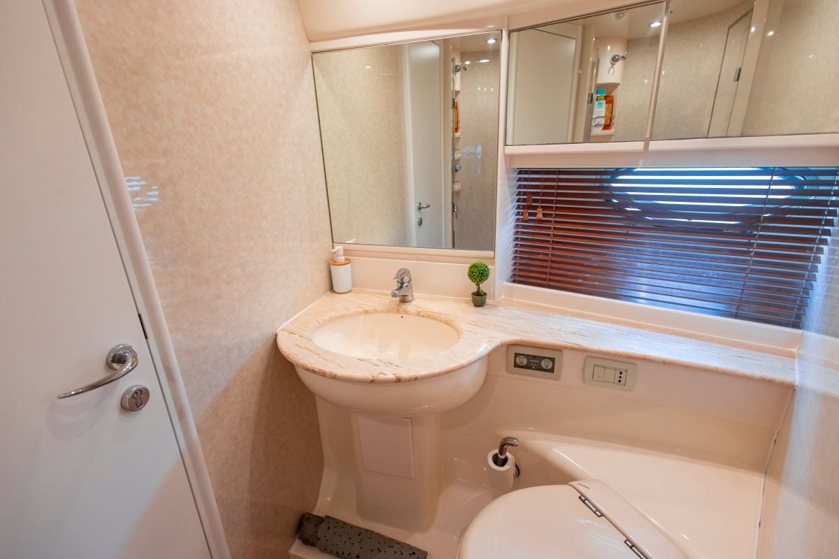 MIRA - Motor Yacht in Pireas