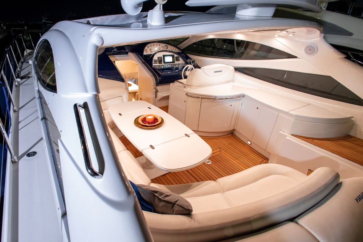 MIRA - Motor Yacht in Pireas