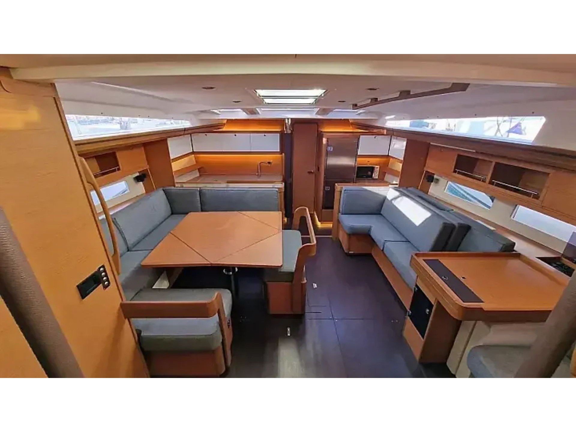 RAZZMATAZZ - Sailboat in Siracusa