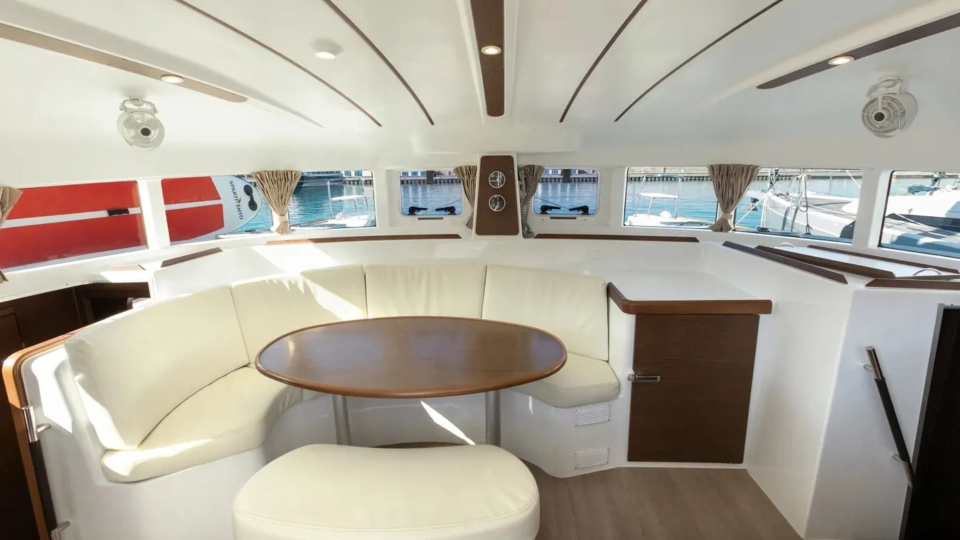 Ploto - Catamaran in Vibo Marina