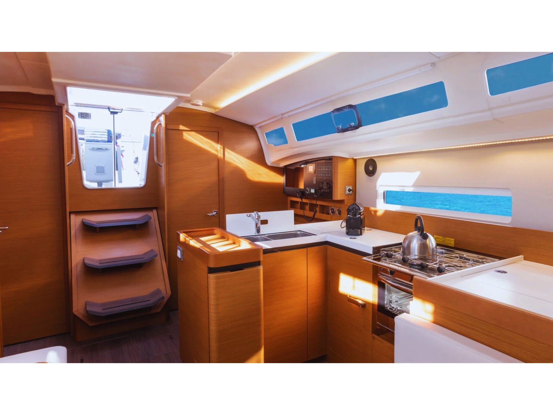 TETI - Sailboat in Vibo Marina