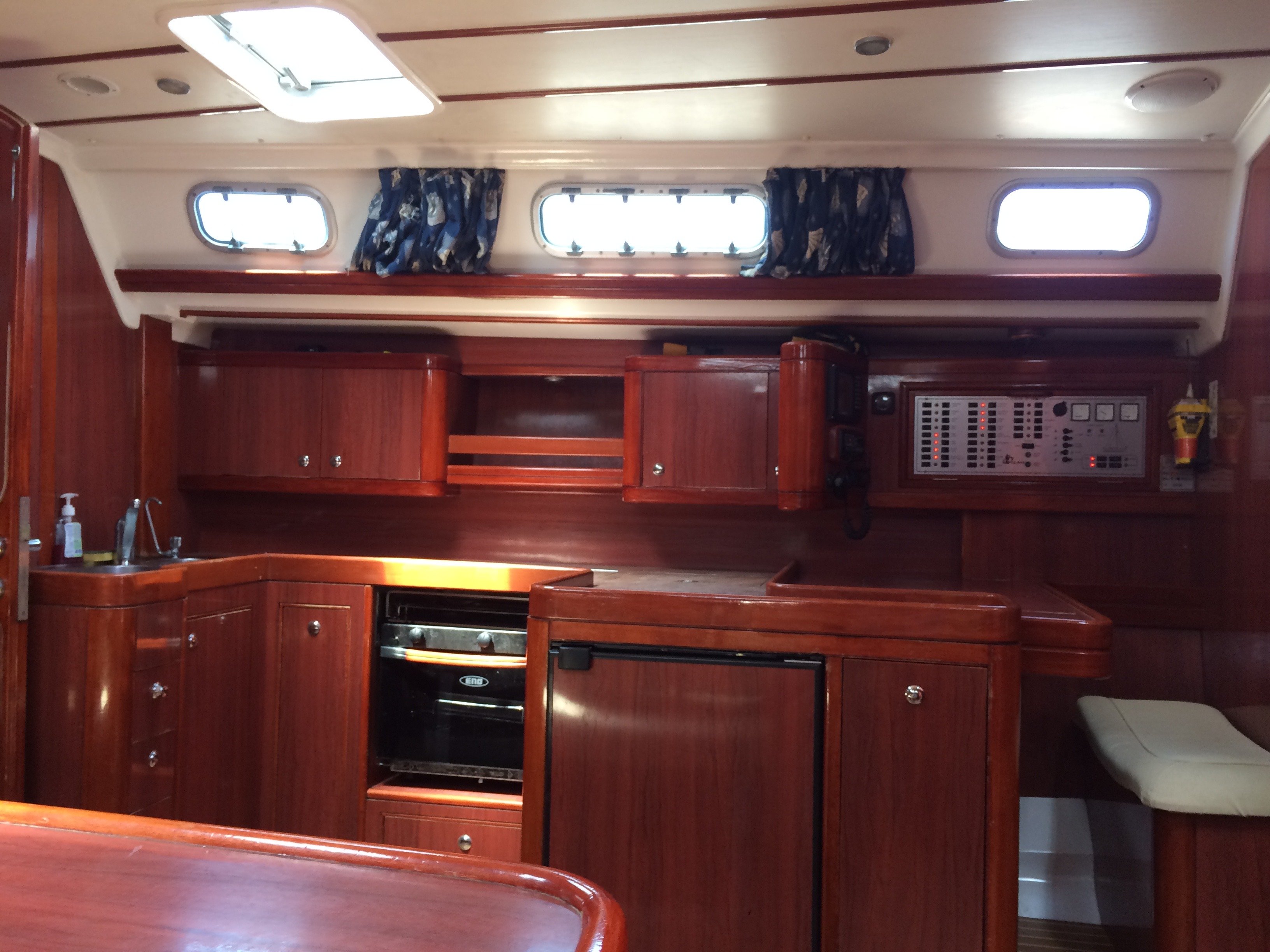 Cronos - Sailboat in Lavrio