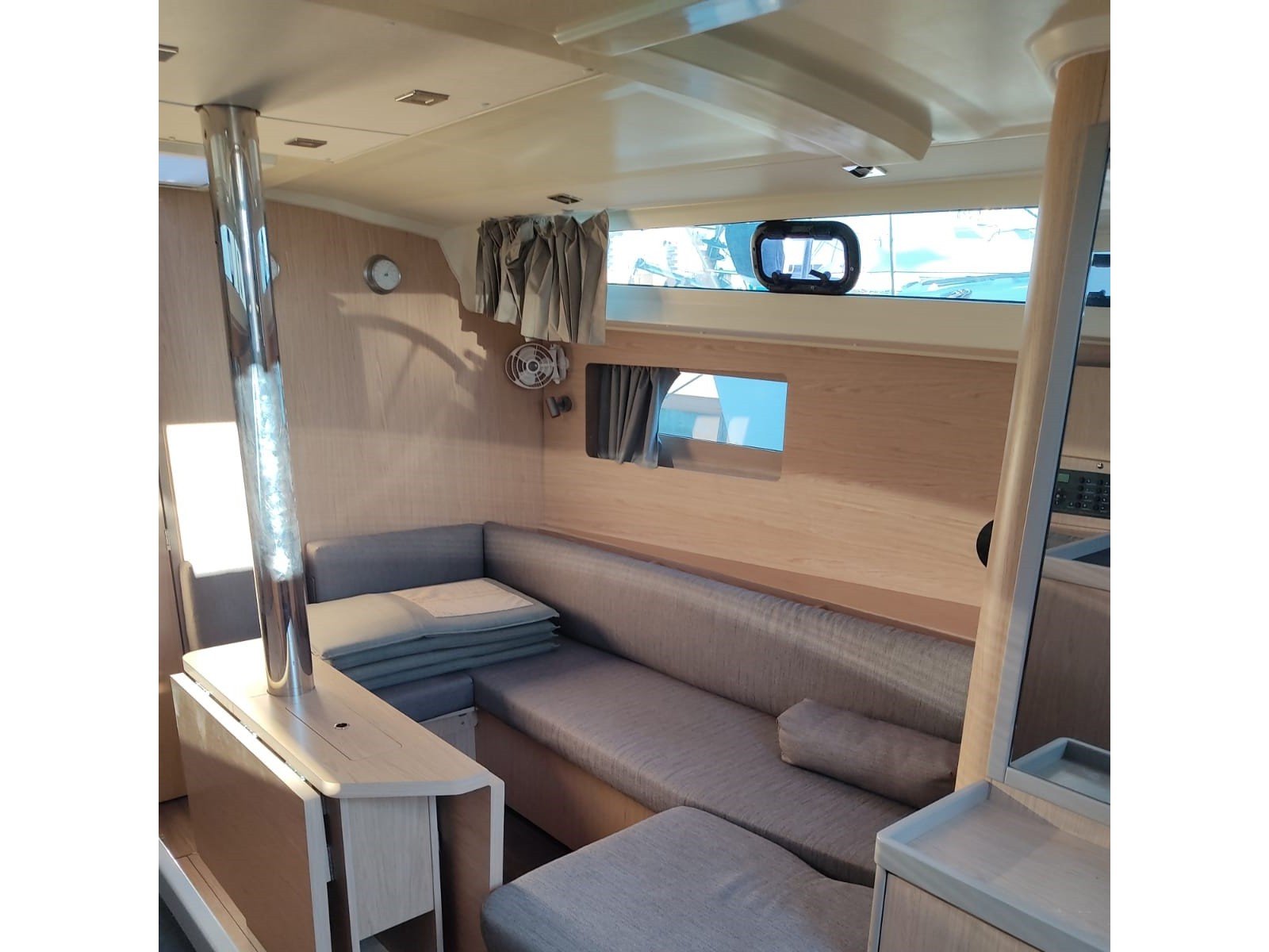 Nina - Sailboat in Salerno