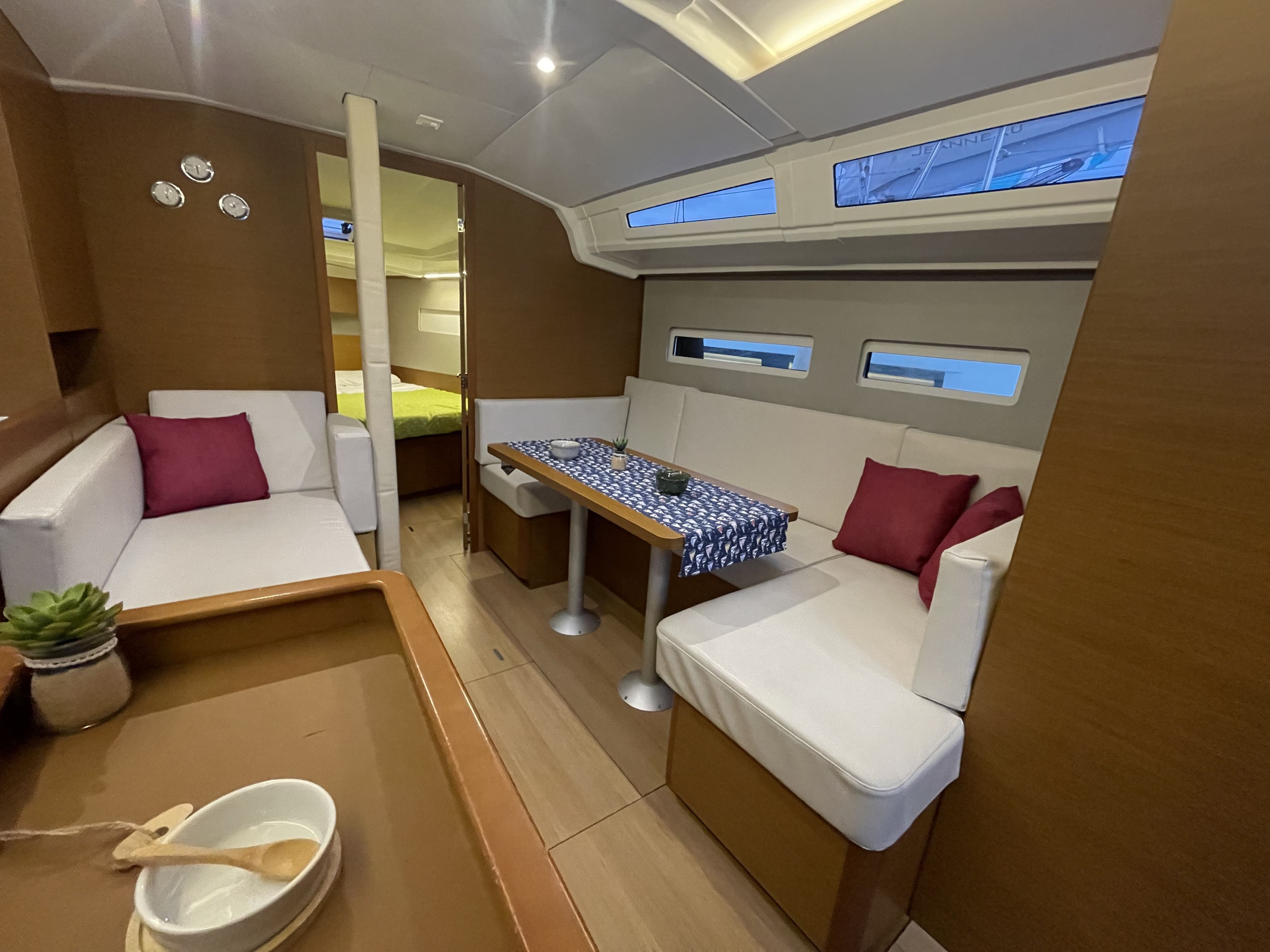 Ariel - Sailboat in Salerno