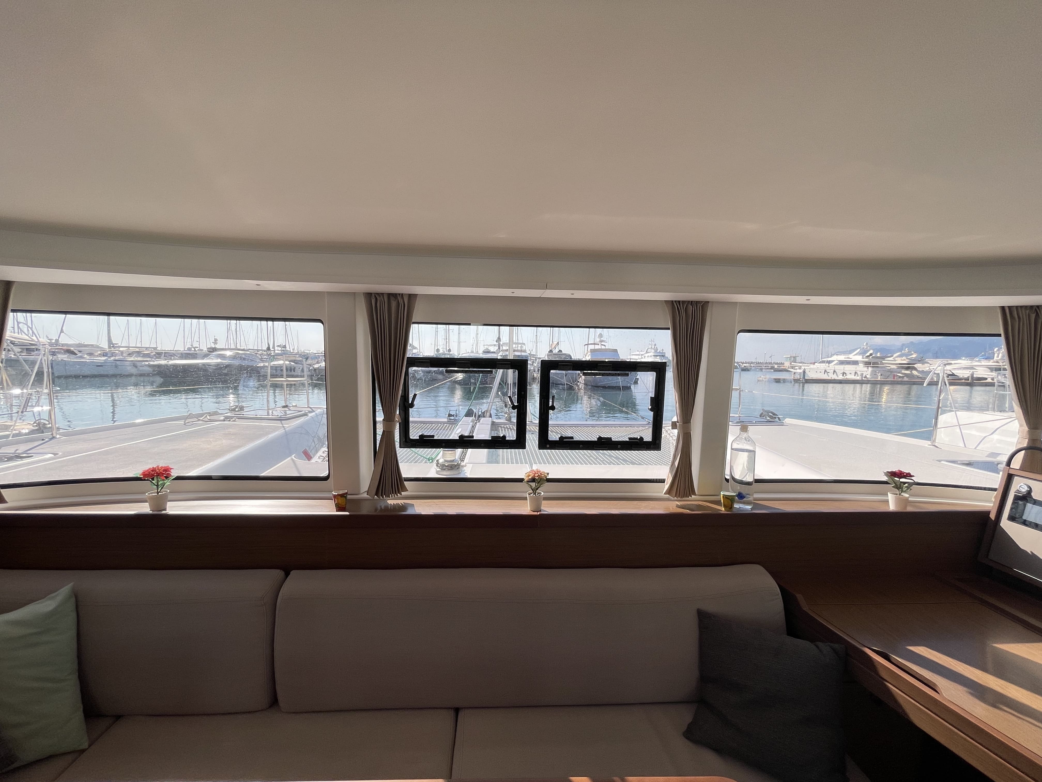 Leucotea - Catamaran in Salerno