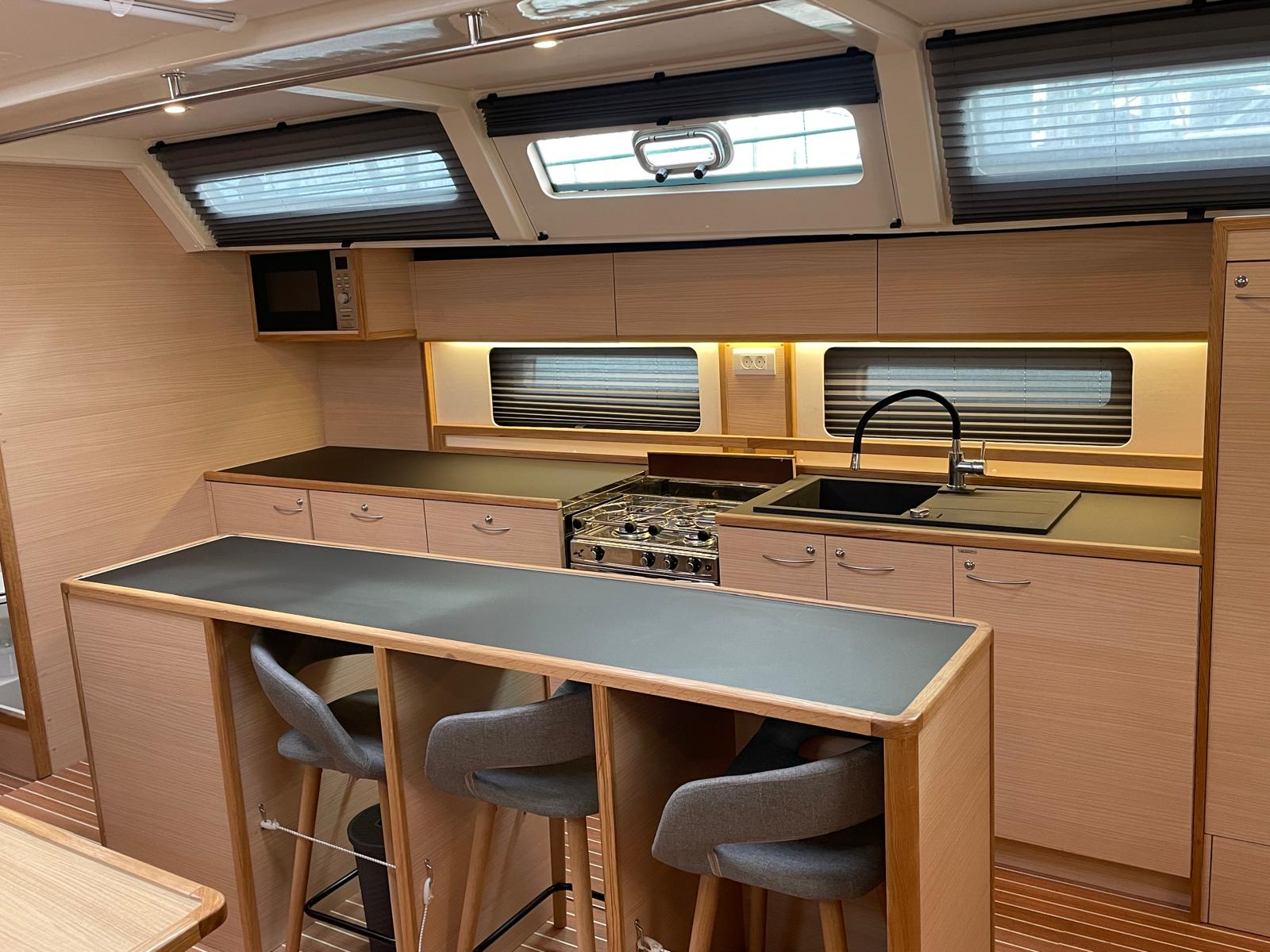 Six on the Sea - Sailboat in Salerno