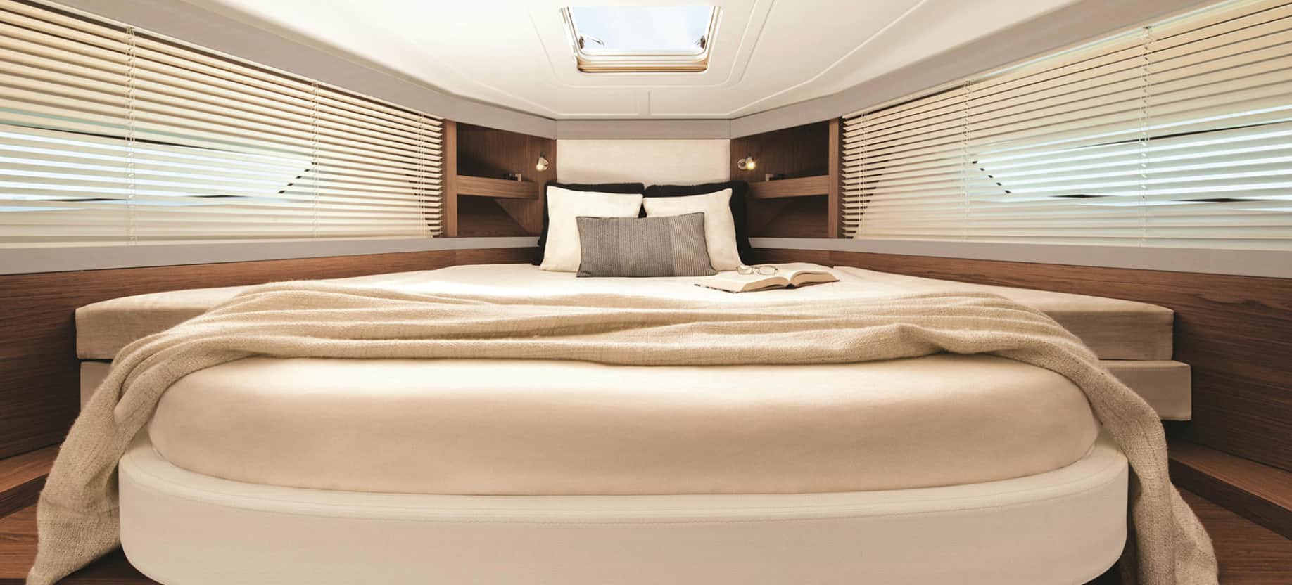 Island Cruise - Motor Yacht in Malé